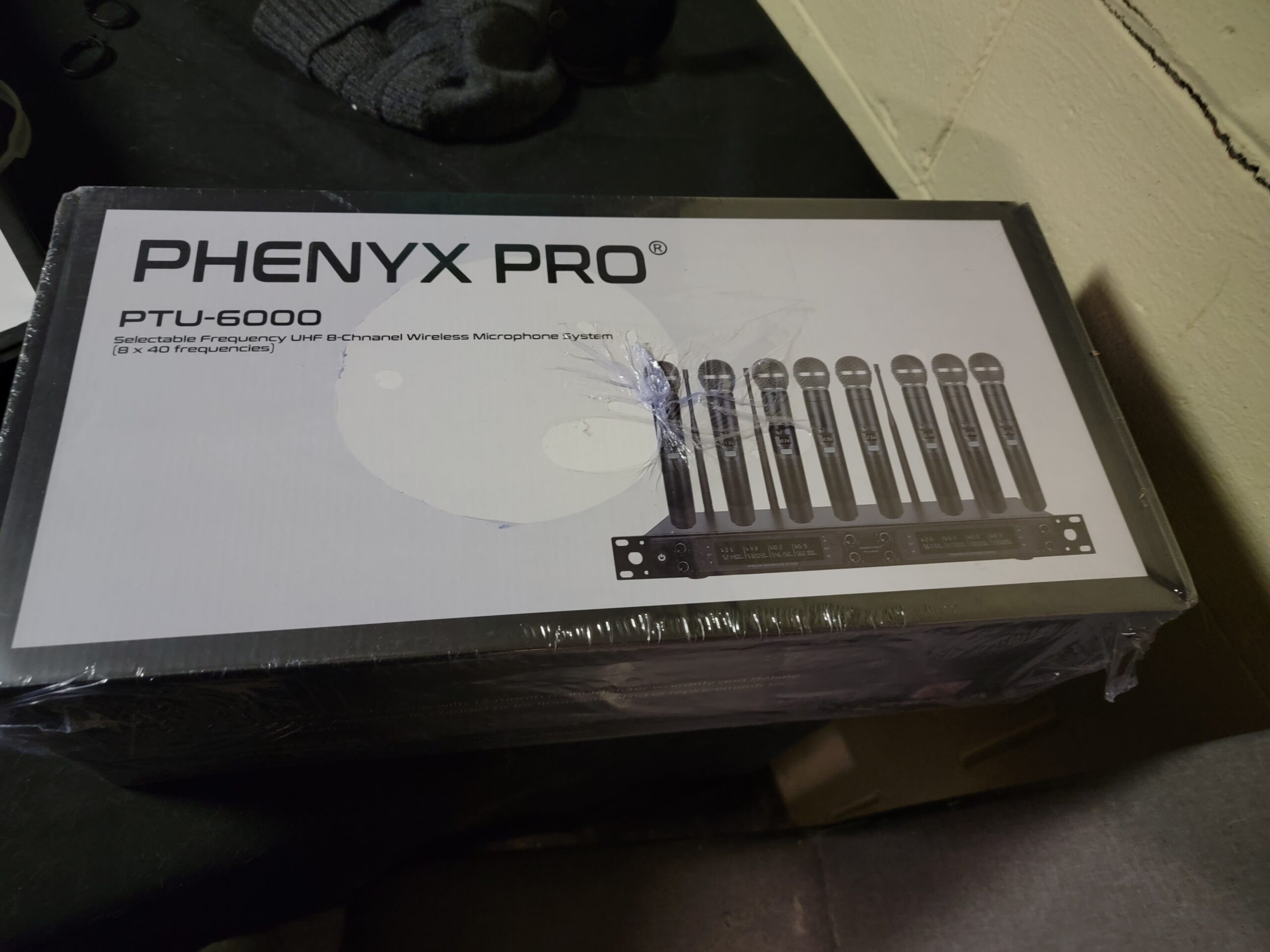 Phenyx Pro Wireless Microphone System, 8-Channel Wireless Mic, w/ 8 Handheld Dynamic Microphones, Auto Scan, 8x40 UHF Frequencies, 328ft Range, Mics for Singing, Church, Karaoke (PTU-6000-8H) customer photo 2