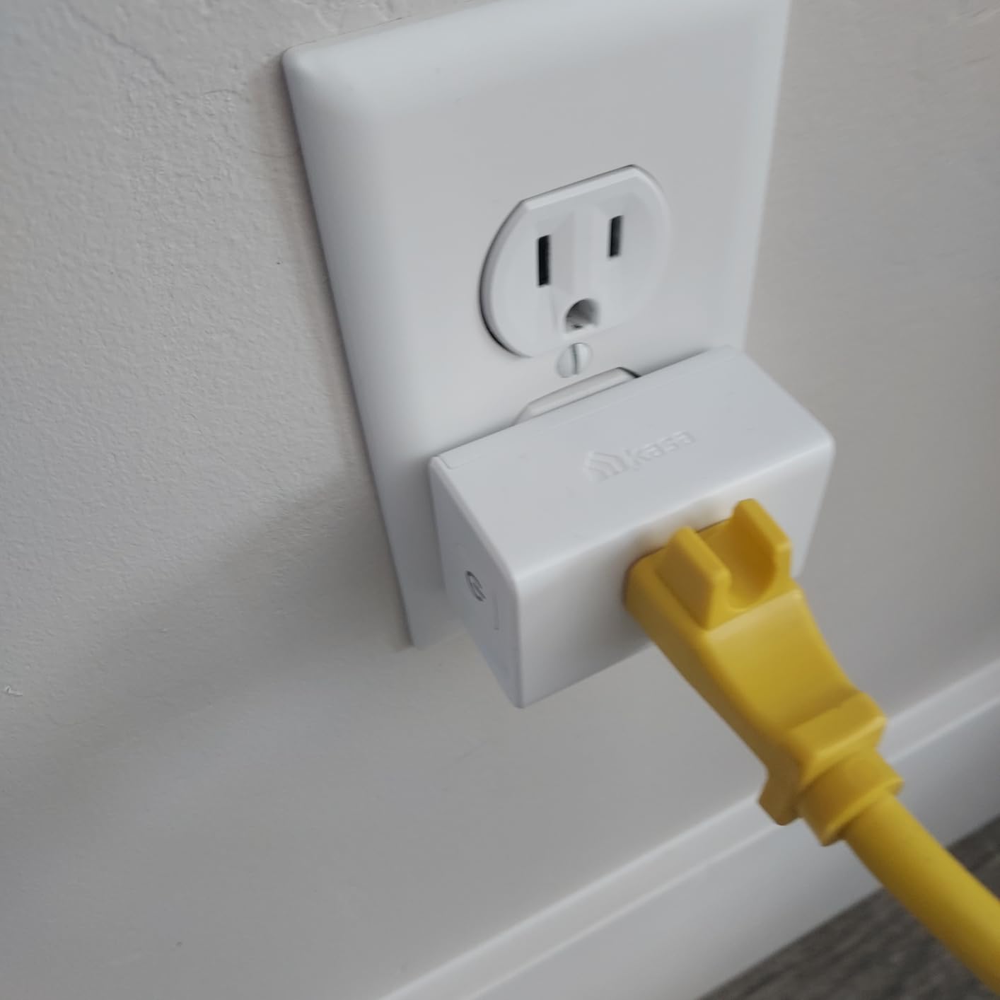 Kasa Smart Plug Ultra Mini 15A, Smart Home Wi-Fi Outlet Works with Alexa, Google Home, No Hub Required, UL Certified, 2.4G WiFi Only, 2 Count (EP10P2), White customer photo 2