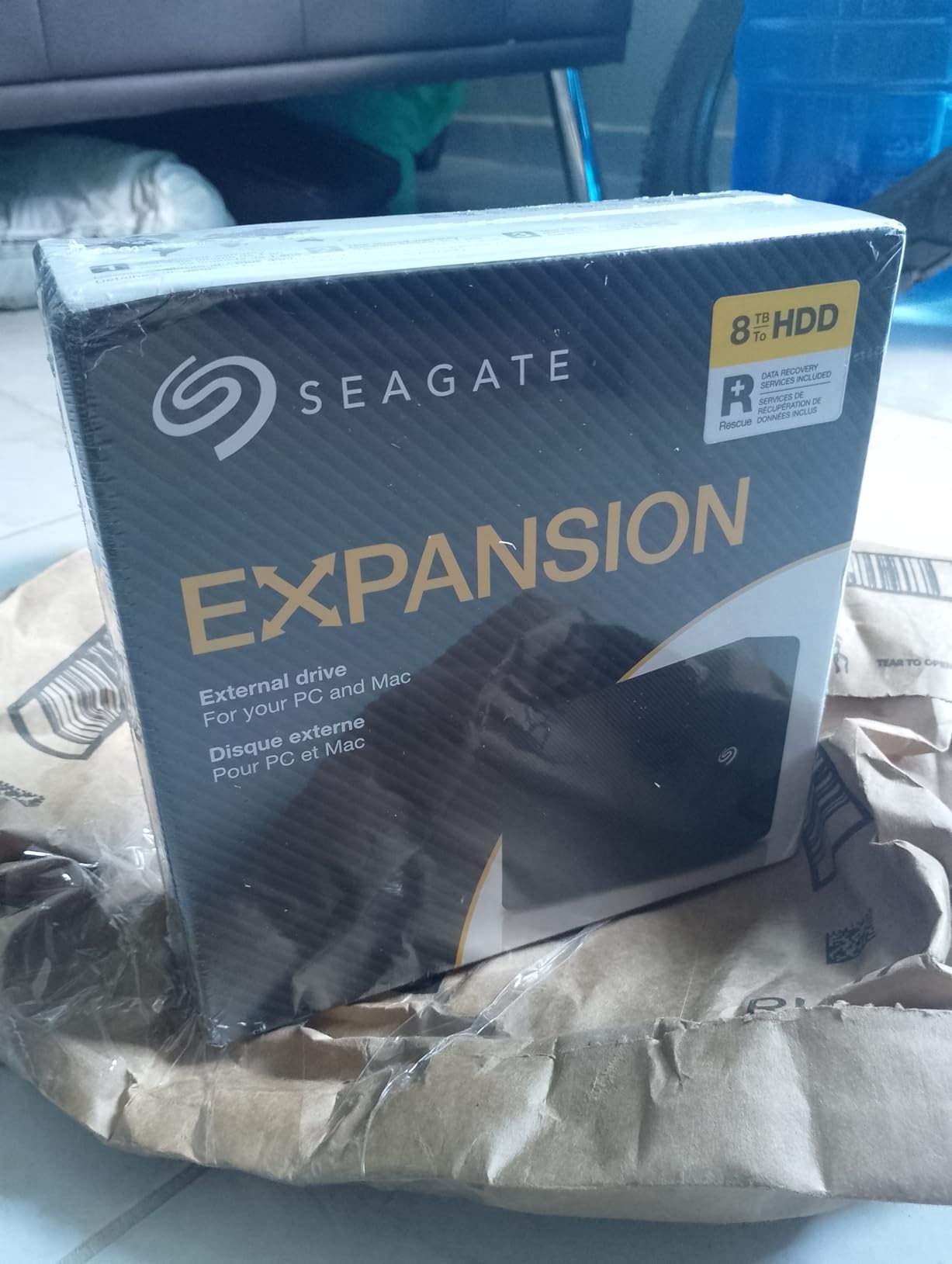 Seagate 8TB Expansion Desktop Hard Drive, USB 3.0, Desktop HDD for easy backup, plug-and-play, auto detects Windows & Mac customer photo 2