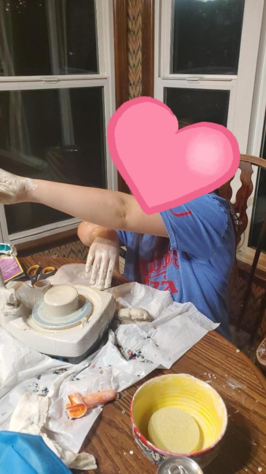 NATIONAL GEOGRAPHIC Pottery Wheel for Kids - Complete Pottery Kit for Beginners, Plug-in Motor, 2 lbs. Air Dry Clay, Sculpting Clay Tools, Apron & More, Patented Design, Craft Kit (Amazon Exclusive) customer photo 1