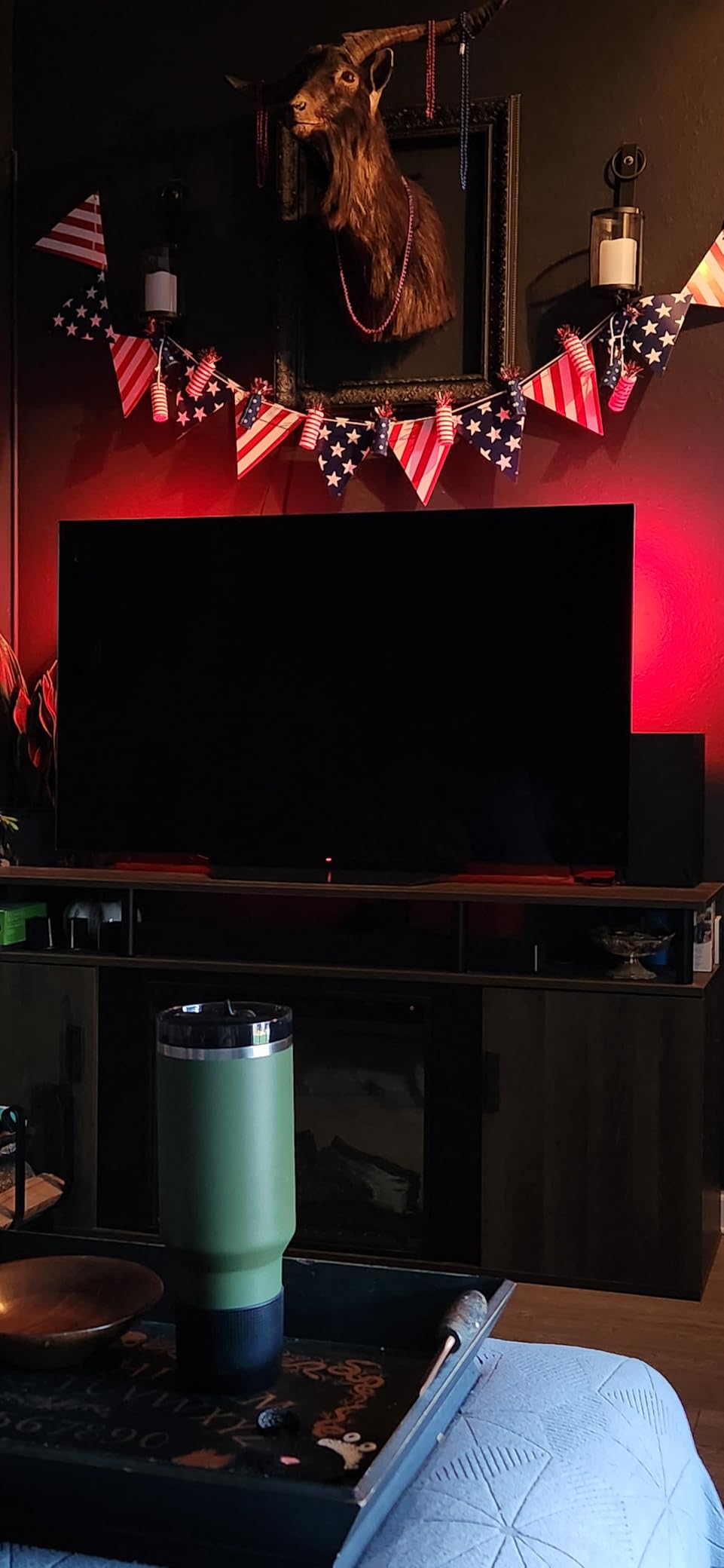 Govee Smart LED Light Bars, Work with Alexa and Google Assistant, RGBICWW WiFi TV Backlights with Scene and Music Modes for Gaming, PC, Living Room Decoration, Black customer photo 1