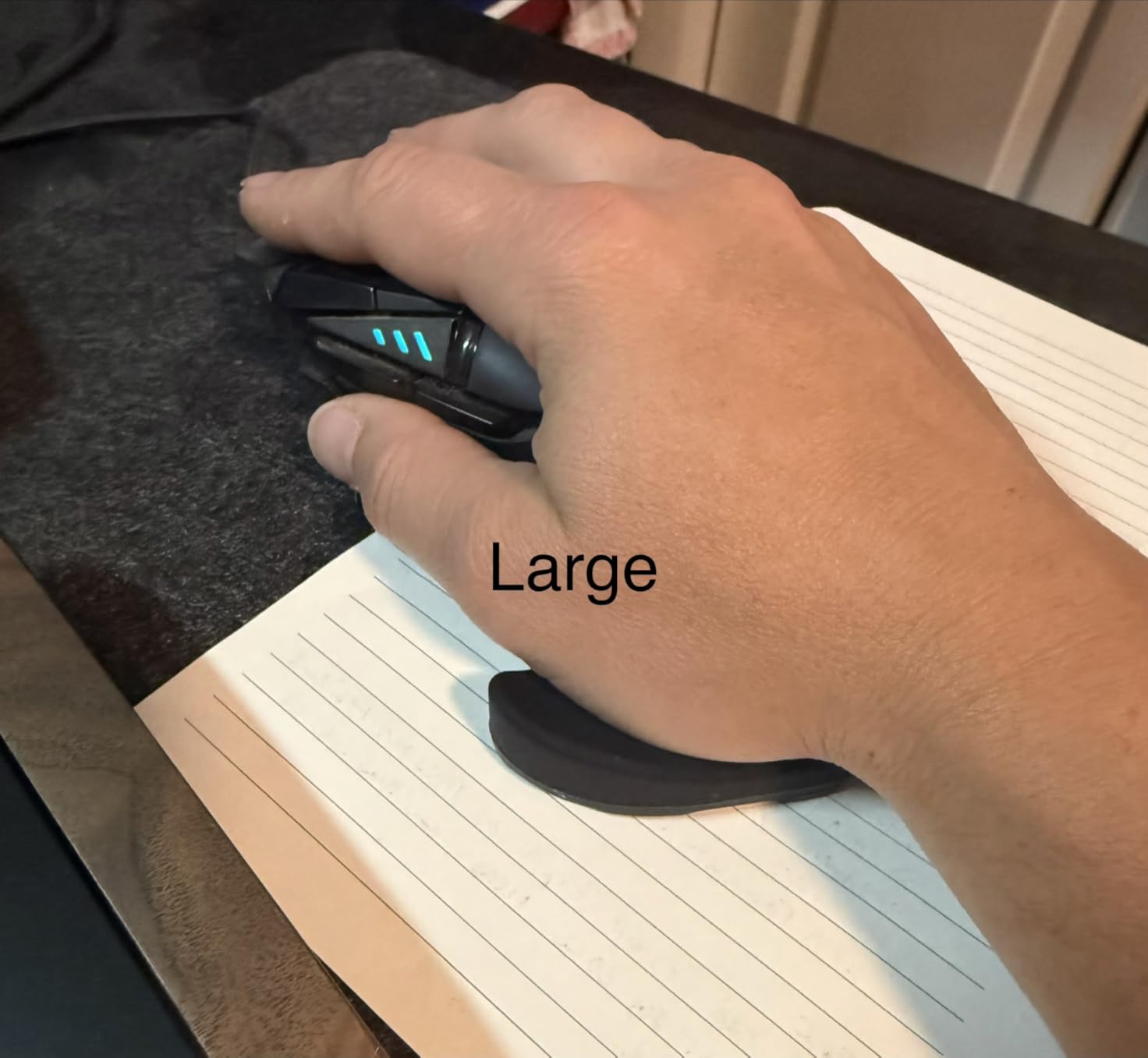 DELTAHUB Carpio 2.0 - Right-Handed Truly Ergonomic Wrist Rest for Mouse, Carpal Tunnel Support, Pain Relief, Anti-Fatigue, Easy Glide, Sleek, Office, Computer, Laptop, Gaming - Large, Black customer photo 1