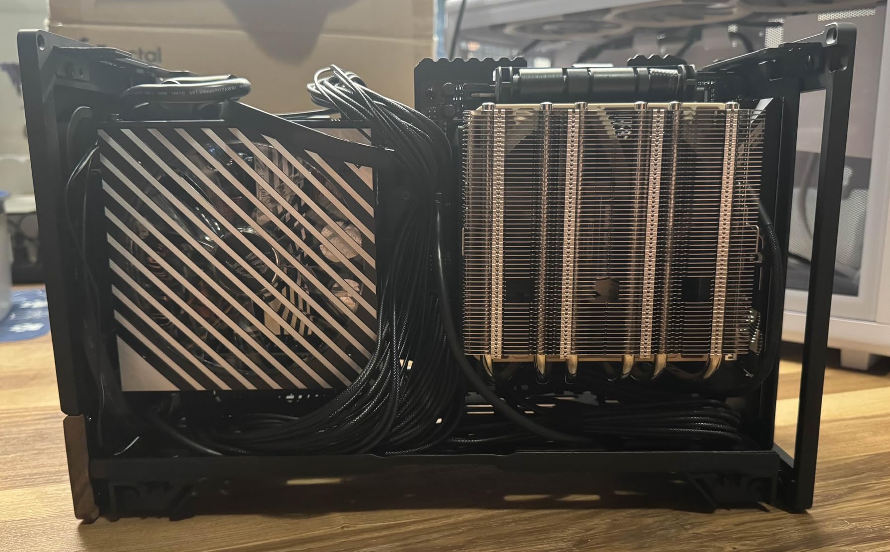 Fractal Design Terra Jade - Wood Walnut Front Panel - Small Form Factor - Mini ITX Gaming case – PCIe 4.0 Riser Cable – USB Type-C - Anodized Aluminum Panels customer photo 2