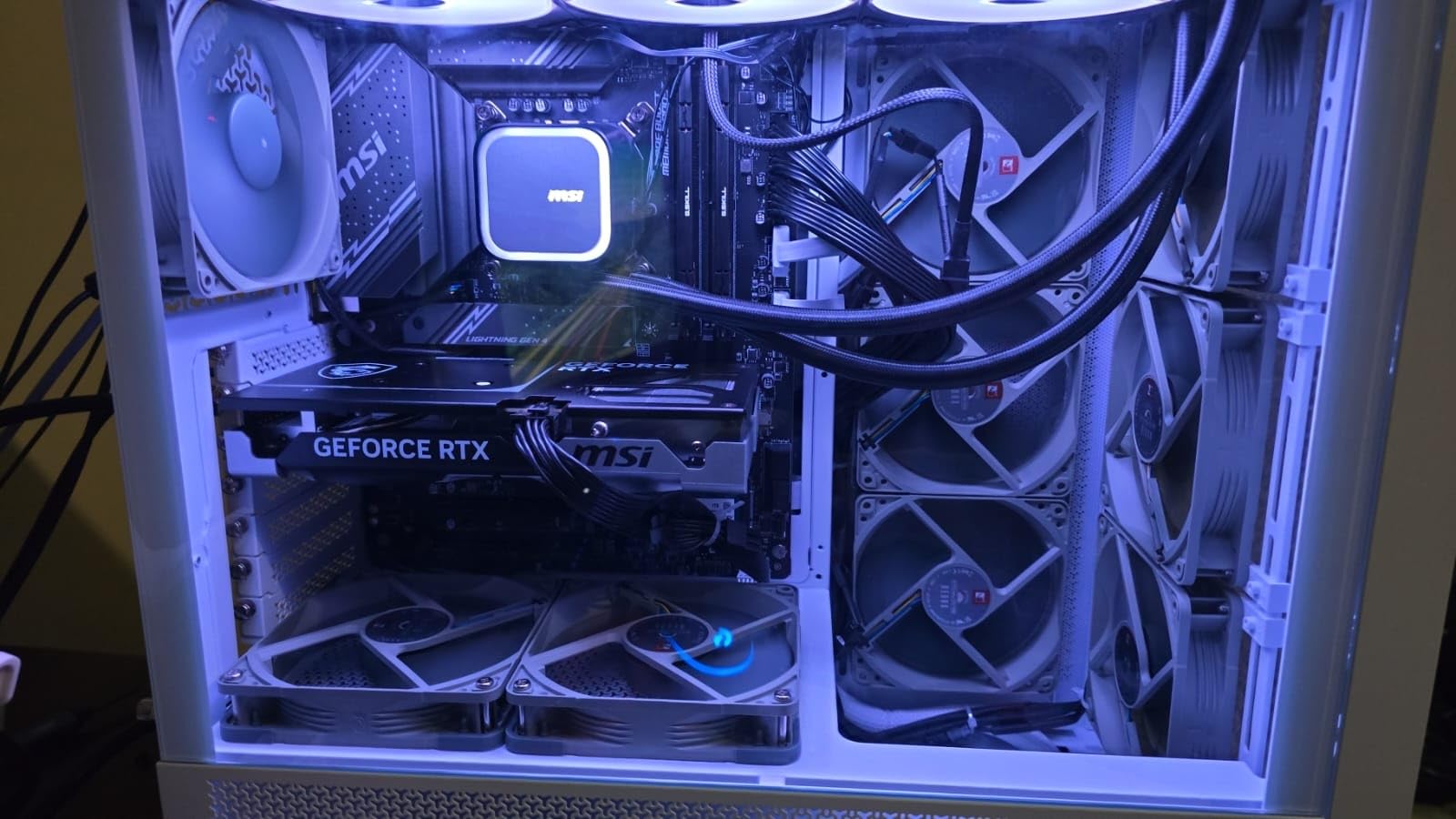 Intel Core i7-12700KF Desktop Processor 12 Cores (8P+4E) up to 5.0 GHz Unlocked LGA1700 125W customer photo 1