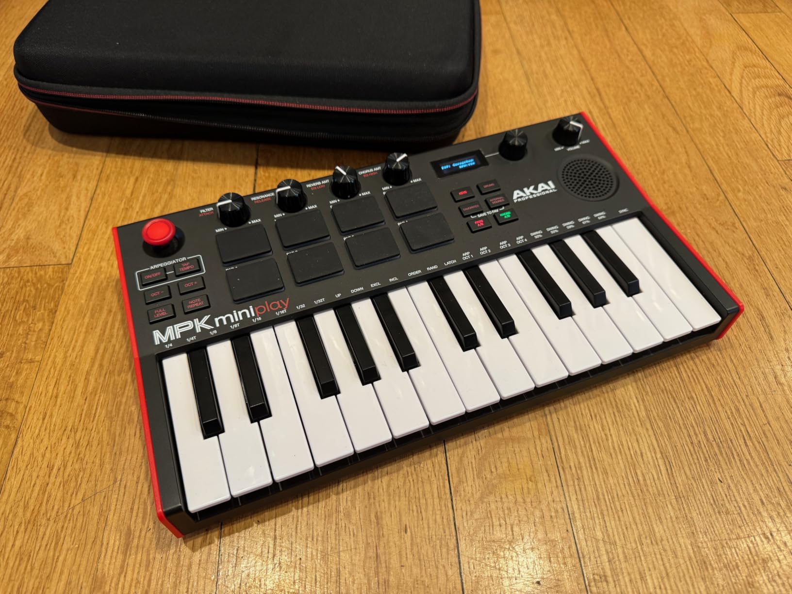 Akai Professional MPK Mini Play MK3 USB MIDI Keyboard Controller customer photo 1