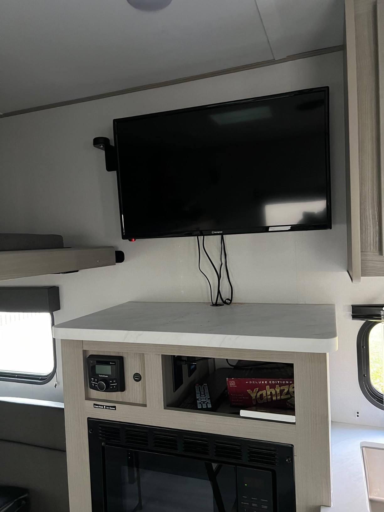 Westinghouse 32 Inch TV with DVD Player Built in, HD LED Small Flat Screen Non-Smart Television DVD Combo, RV Camper, Works w/Fire Stick, Roku, Apple TV, TiVo, Xumo, & Streaming Devices (2026 Model) customer photo 2