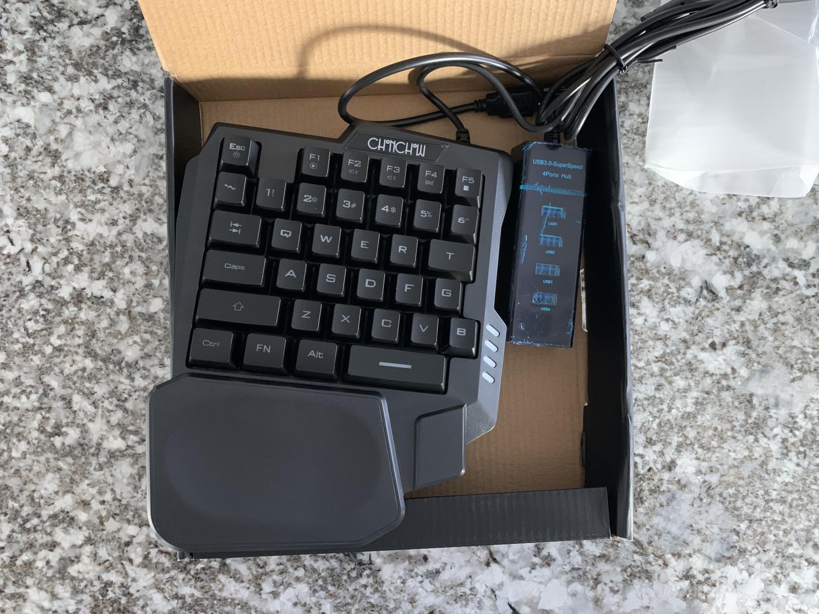 CHONCHOW One Handed Gaming Keyboard, 35 Keys, Rainbow LED, Wired USB, Ergonomic with Wrist Rest, Mini Portable, PS4/PS5/Xbox/PC/Laptop Compatible customer photo 2