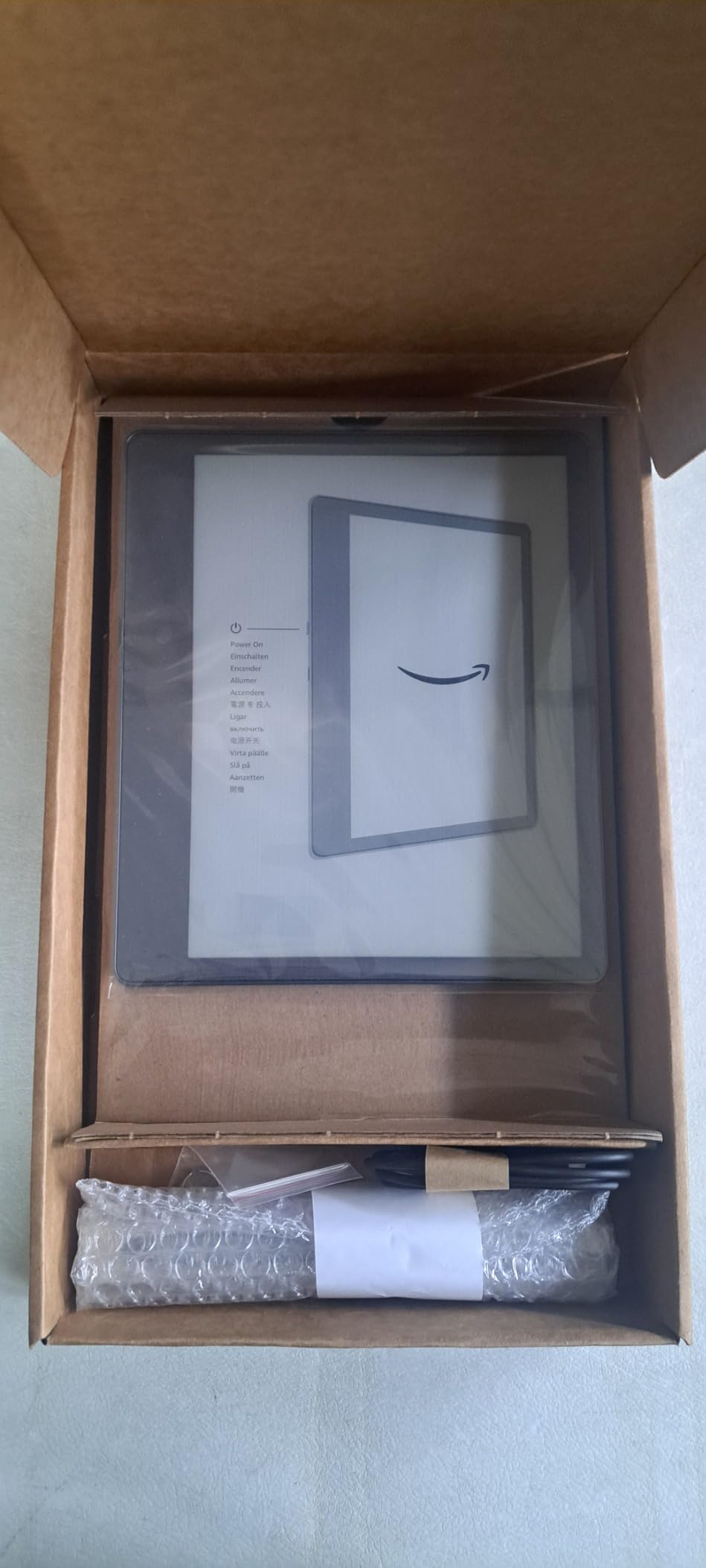 Like-New Amazon Kindle Scribe (16 GB) - 10.2 inch 300 ppi Paperwhite display, a Kindle and a notebook all in one, convert notes to text and share, includes Premium Pen customer photo 2