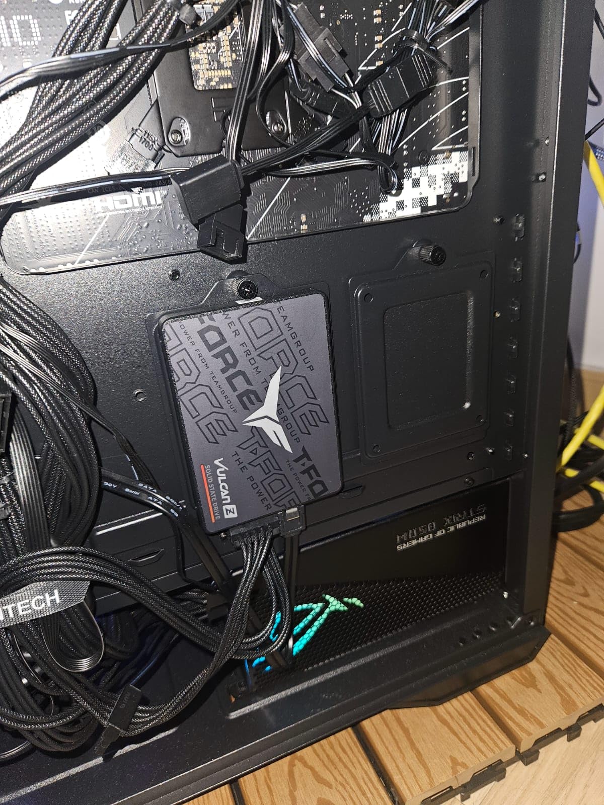 TEAMGROUP T-Force Vulcan Z 1TB SLC Cache 3D NAND TLC 2.5 Inch SATA III Internal Solid State Drive SSD (Read/Write Speed up to 550/500 MB/s) T253TZ001T0C101 customer photo 1