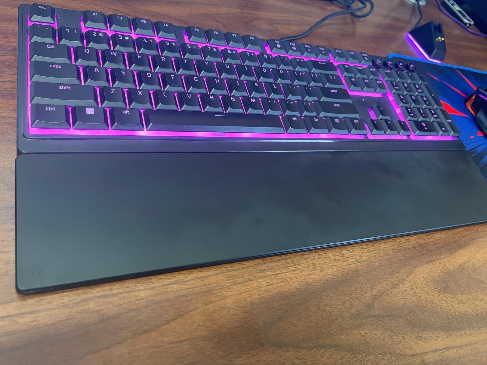 Razer Ornata V3 Gaming Keyboard: Low Profile Keys - Mecha Membrane Switches - UV Coated Keycaps - Backlit Media Keys - 10 Zone RGB Lighting - Spill Resistant - Magnetic Wrist Wrest - Snap Tap customer photo 1