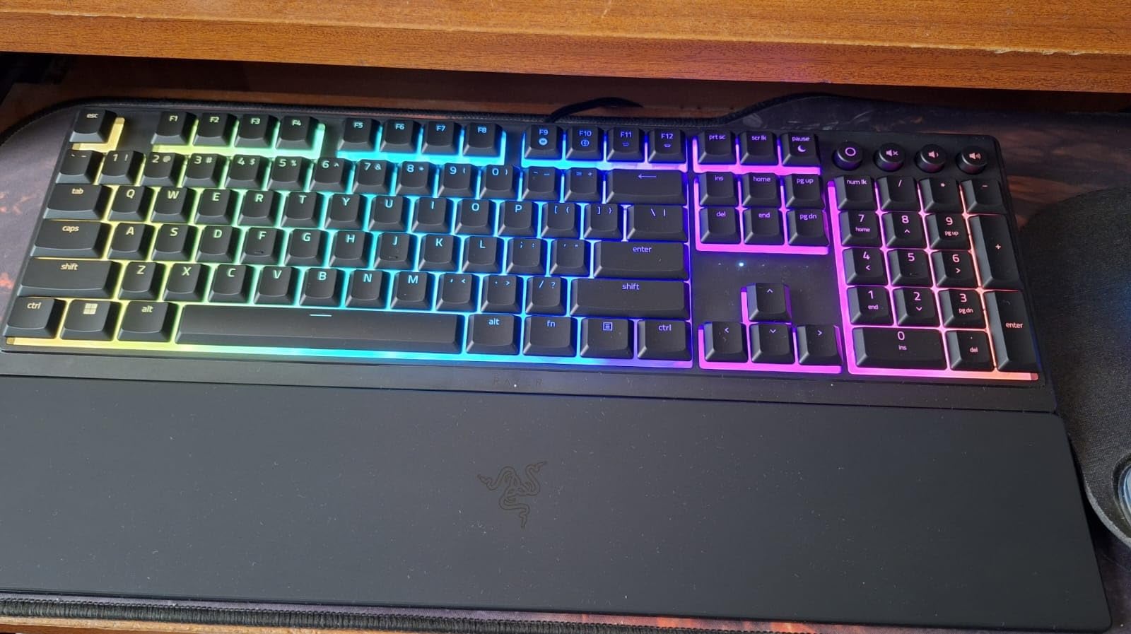 Razer Ornata V3 Gaming Keyboard: Low Profile Keys - Mecha Membrane Switches - UV Coated Keycaps - Backlit Media Keys - 10 Zone RGB Lighting - Spill Resistant - Magnetic Wrist Wrest - Snap Tap customer photo 2