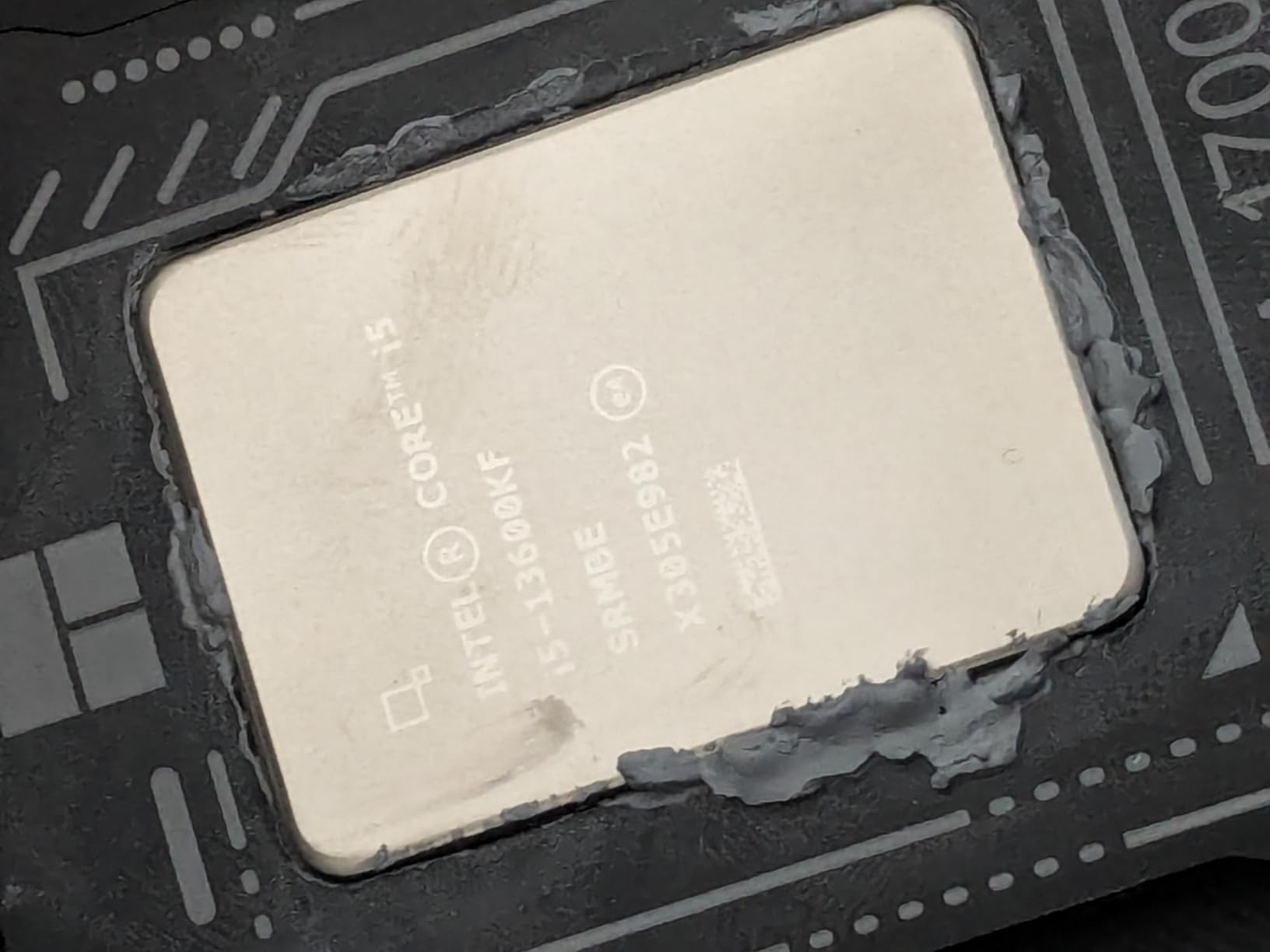 Intel Core i5-13600KF Desktop Processor 14 cores (6 P-cores + 8 E-cores) - Unlocked customer photo 2