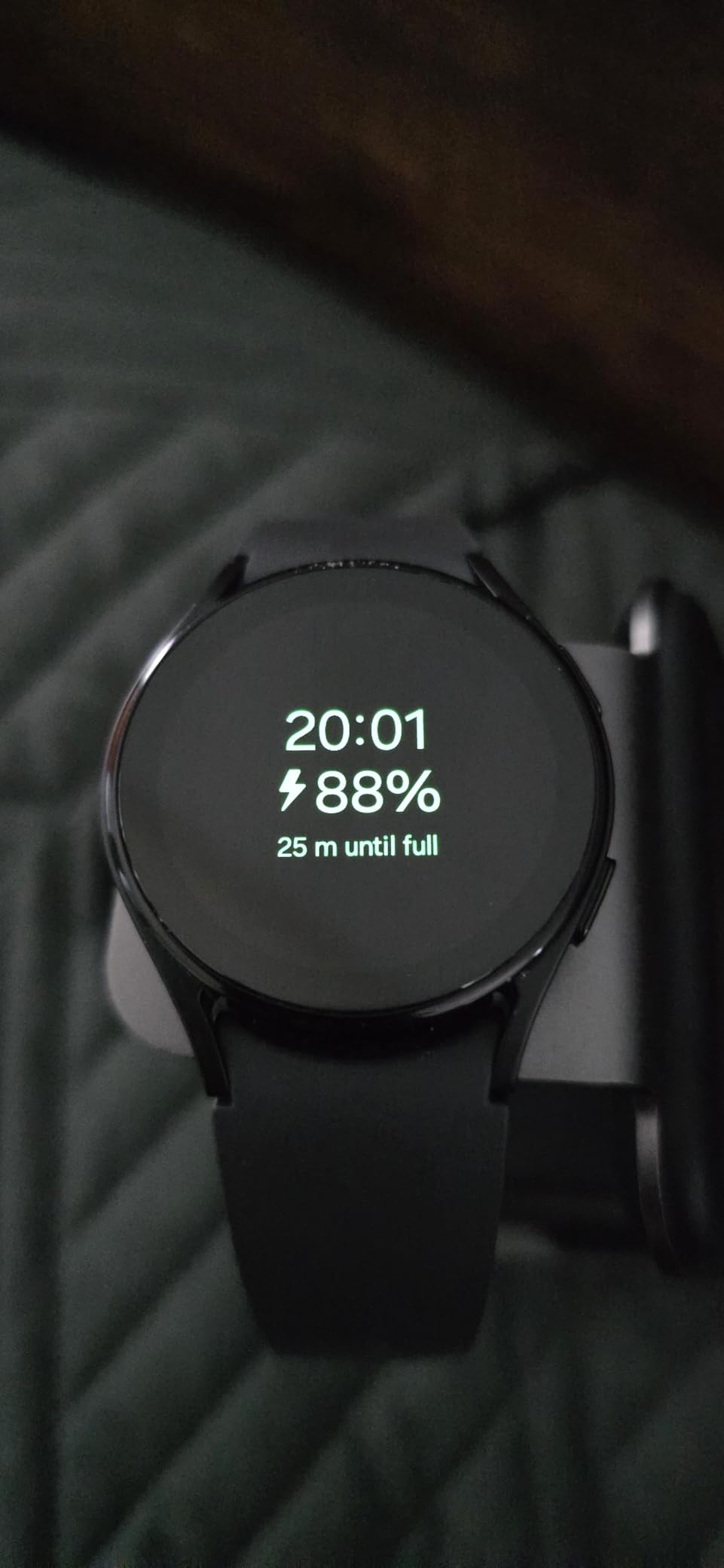 SAMSUNG Galaxy Watch 5 40mm Bluetooth Smartwatch w/Body, Health, Fitness and Sleep Tracker, Improved Battery, Sapphire Crystal Glass, Enhanced GPS Tracking, US Version, Gray (Renewed) customer photo 1