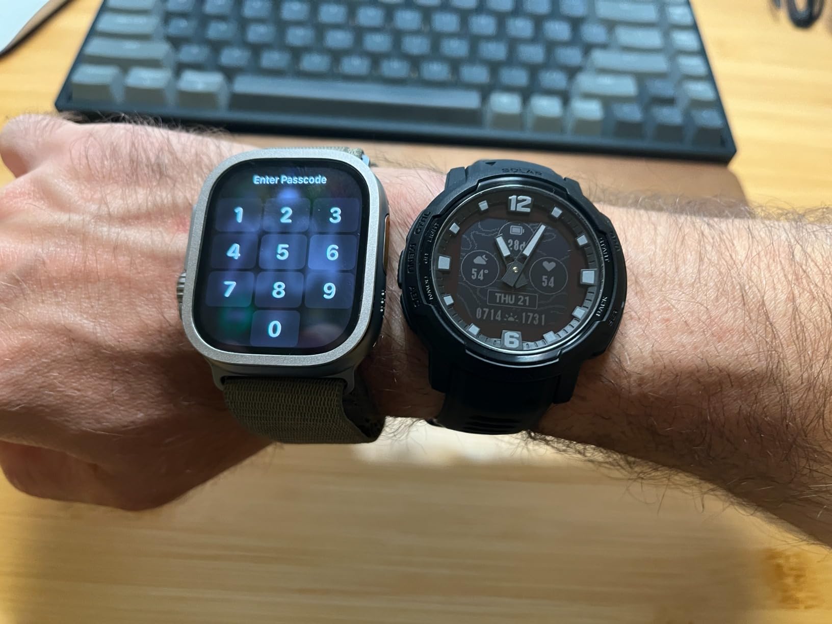 Garmin Instinct Crossover Solar, Rugged Hybrid Smartwatch with Solar Charging Capabilities, Analog Hands and Digital Display, Graphite customer photo 2