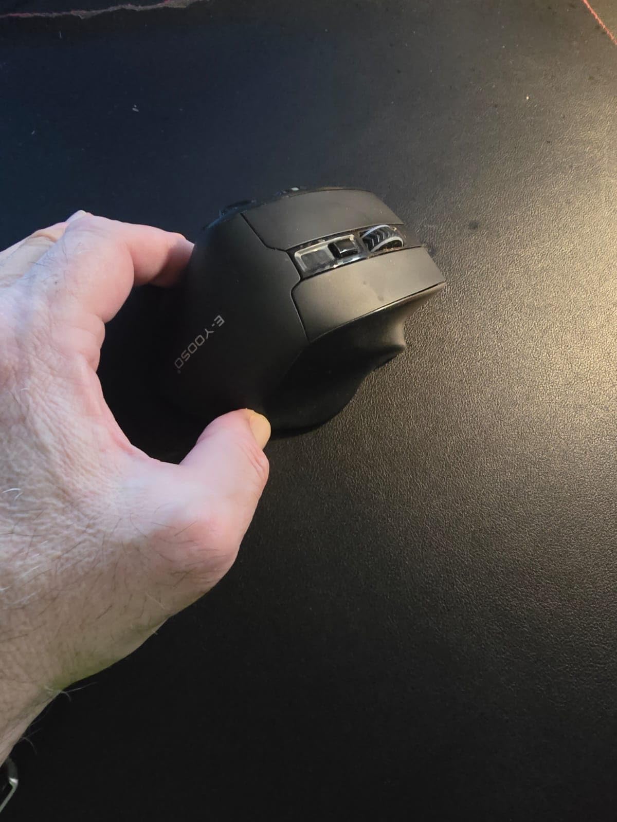 E-YOOSO Large Wireless Mouse for Big Hands, X-31 Cordless Ergo Computer Mouse, 6 Buttons, 5-Level 4800 DPI, 18 Months Battery Life, for Laptop, PC, Chromebook customer photo 1