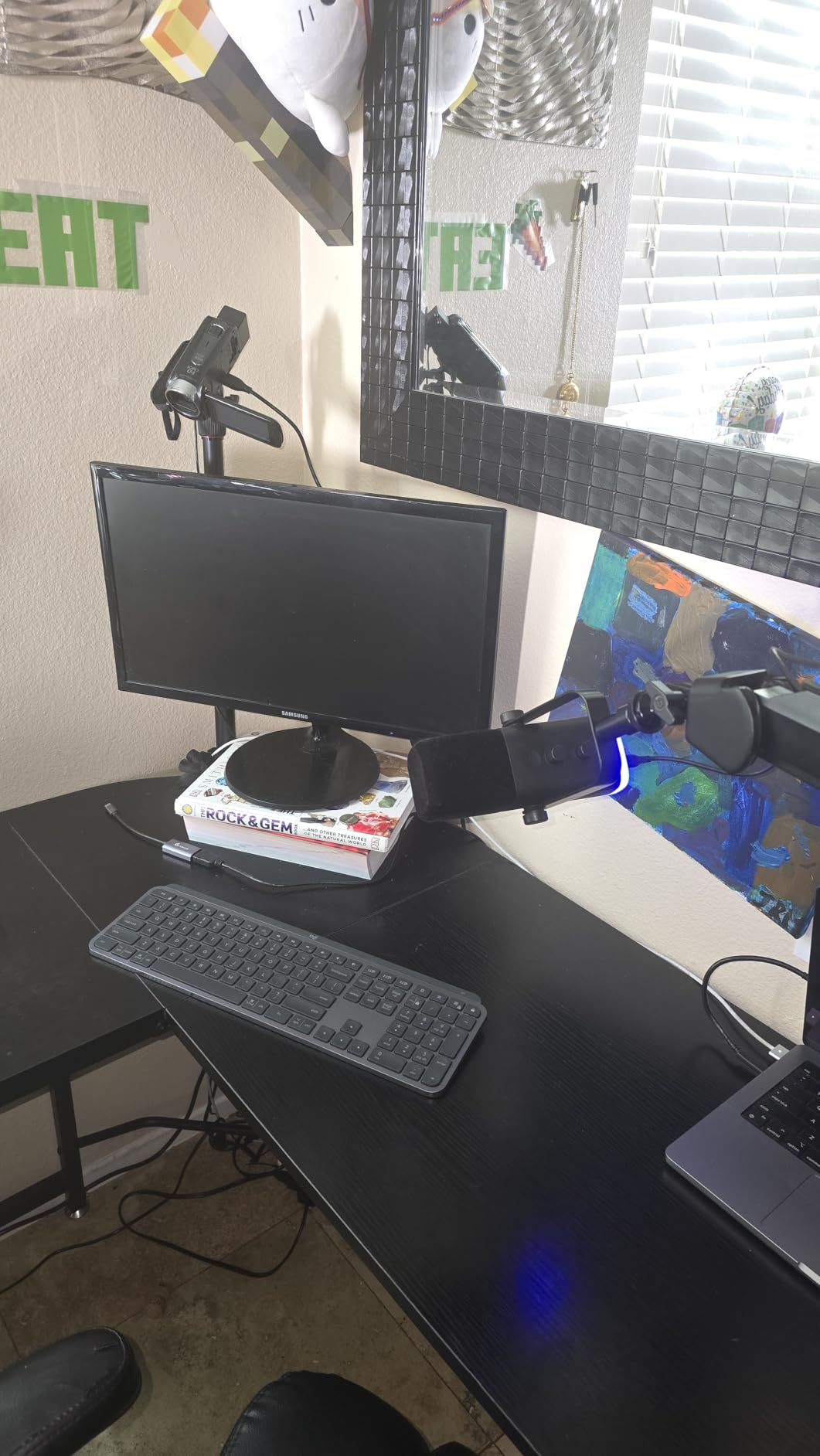 FIFINE USB/XLR Dynamic Microphone for Podcast Recording, PC Computer Gaming Streaming Mic with RGB Light, Mute Button, Headphones Jack, Desktop Stand, Vocal Mic for Singing YouTube - AmpliGame AM8 customer photo 2