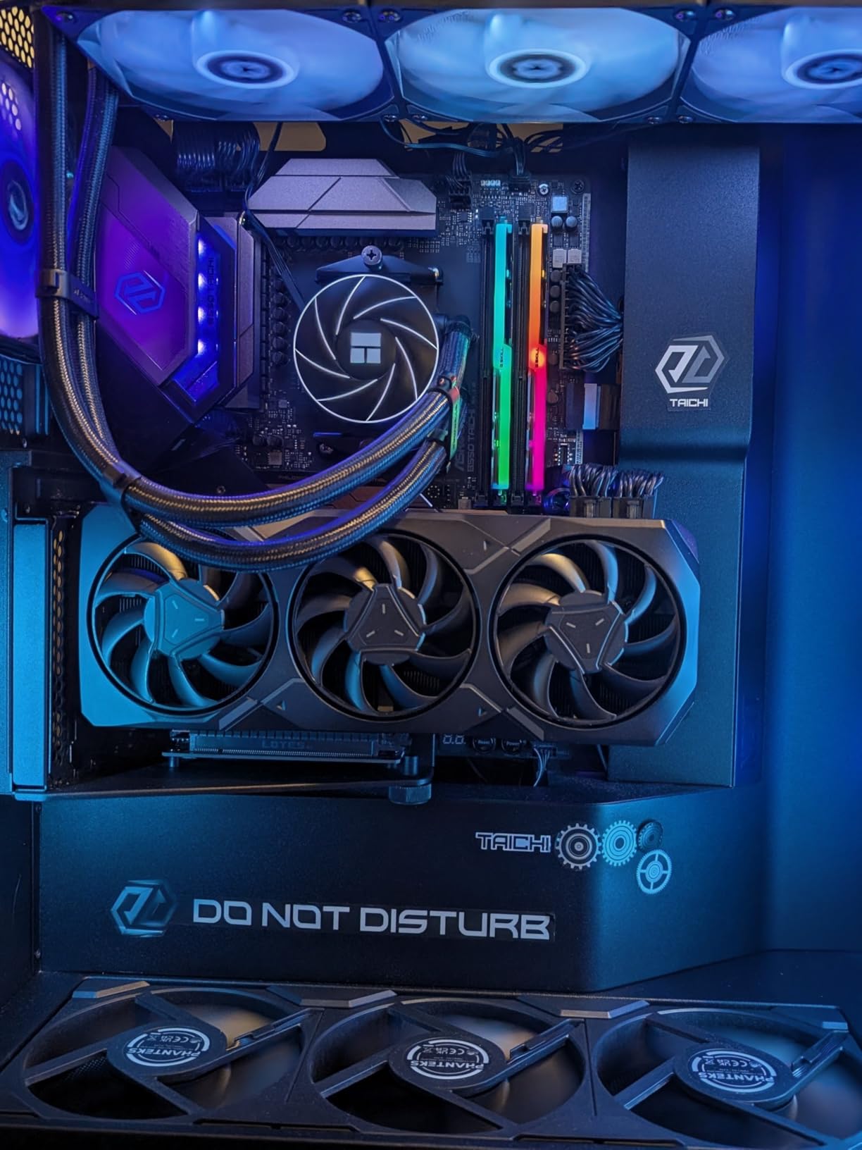XFX Radeon RX 7900XT Gaming Graphics Card with 20GB GDDR6, AMD RDNA 3 RX-79TMBABF9 customer photo 2