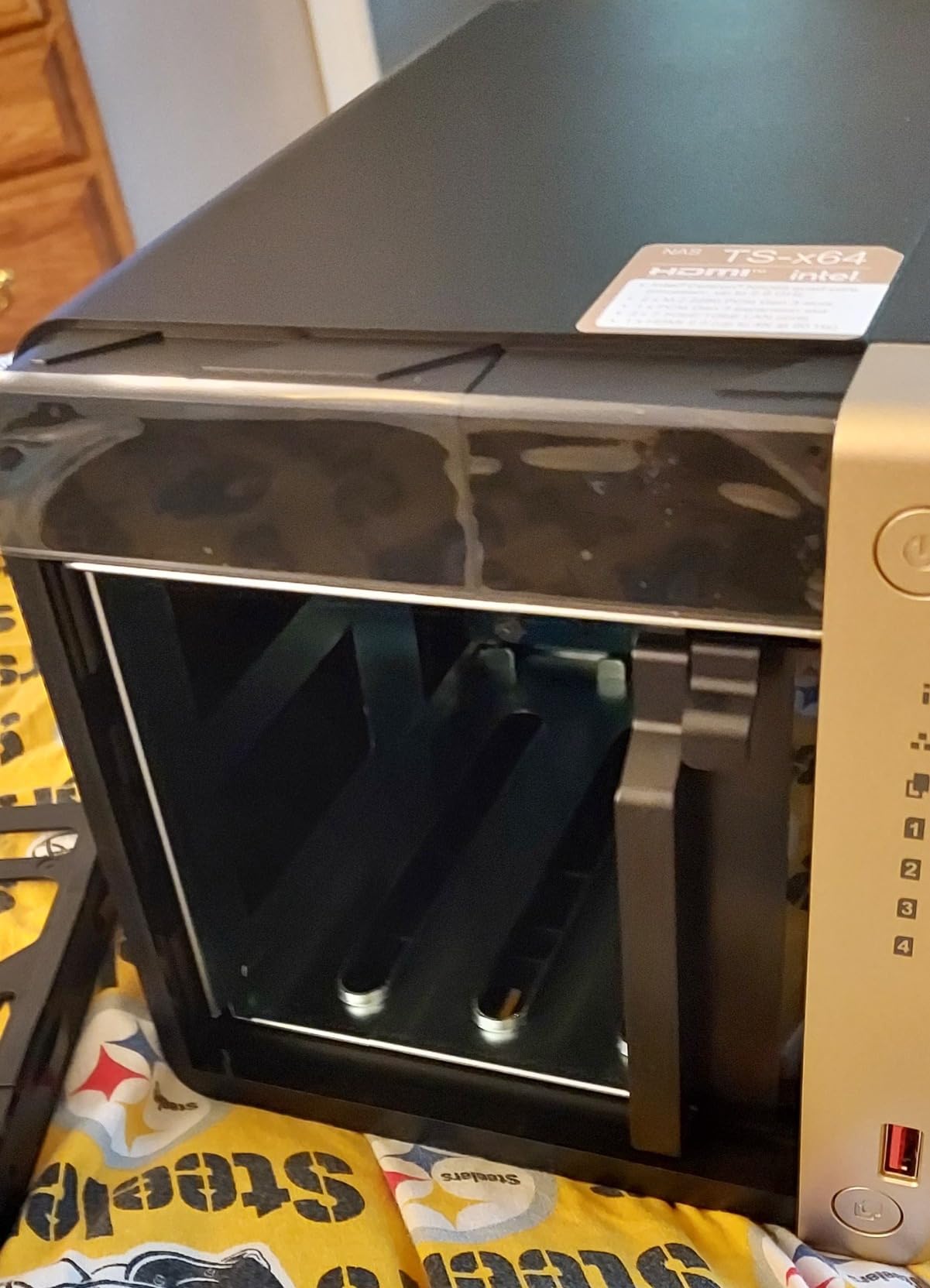 QNAP TS-464-8G-US 4 Bay High-Performance Desktop NAS with Intel Celeron Quad-core Processor, M.2 PCIe Slots and Dual 2.5GbE (2.5G/1G/100M) Network Connectivity (Diskless) customer photo 1
