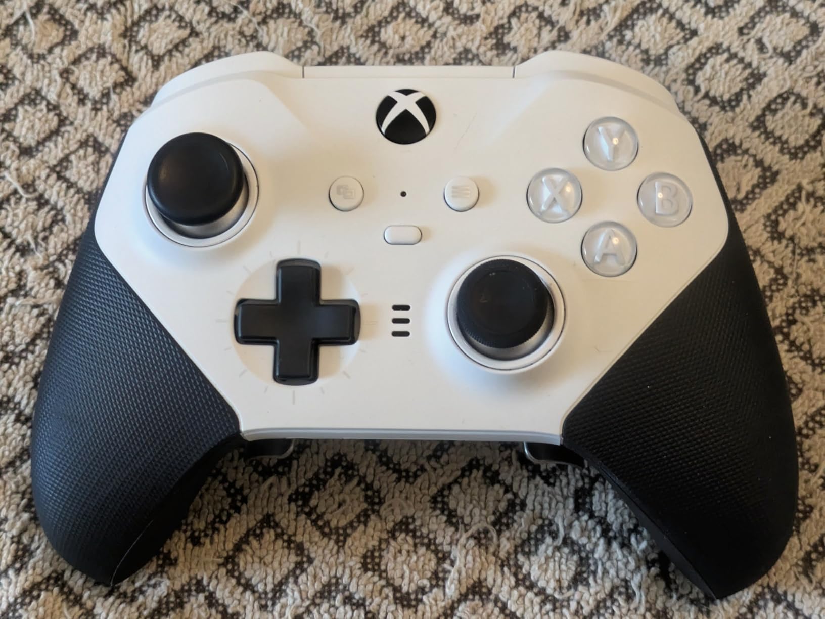 Xbox Microsoft Elite Wireless Controller Series 2 Core - White (Renewed) customer photo 1