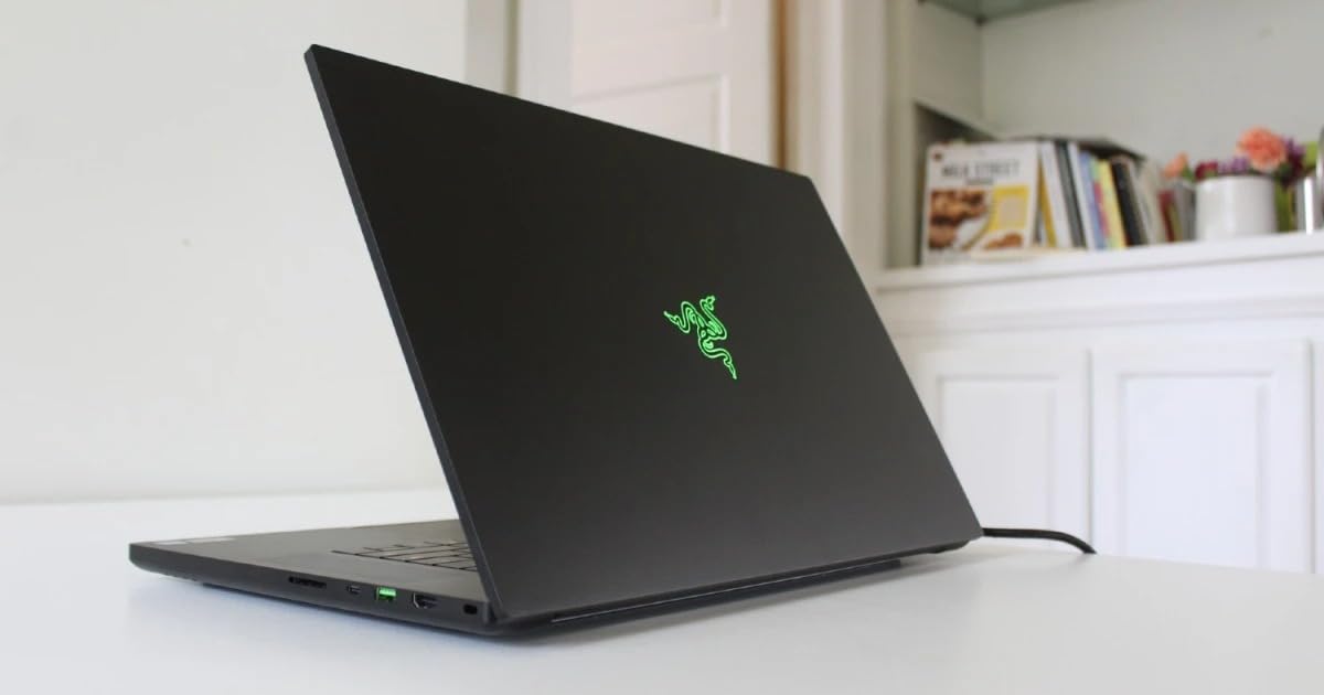 Razer Blade 16 Gaming Laptop - NVIDIA GeForce RTX 4070, 13th Gen Intel 24-Core i9 HX CPU, 16