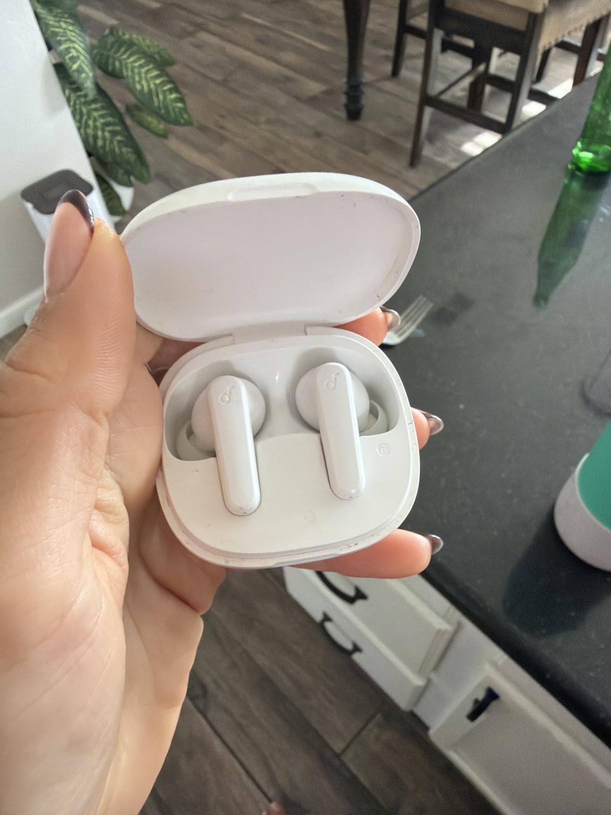 Soundcore by Anker P20i True Wireless Earbuds, 10mm Drivers with Big Bass, Bluetooth 5.3, 30H Long Playtime, Water-Resistant, 2 Mics for AI Clear Calls, 22 Preset EQs, Customization (White) customer photo 2