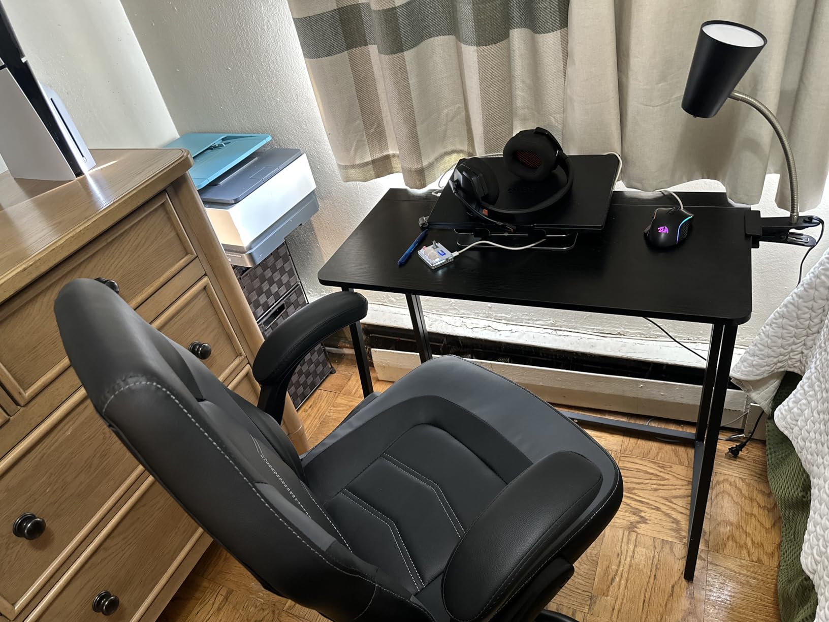Sweetcrispy Computer Gaming Chair - PU Leather Ergonomic Lumbar Support with Flip-up Armrest and 360° Swivel Wheels, Height Adjustable Task Home Office Desk Video Racing, Red customer photo 2
