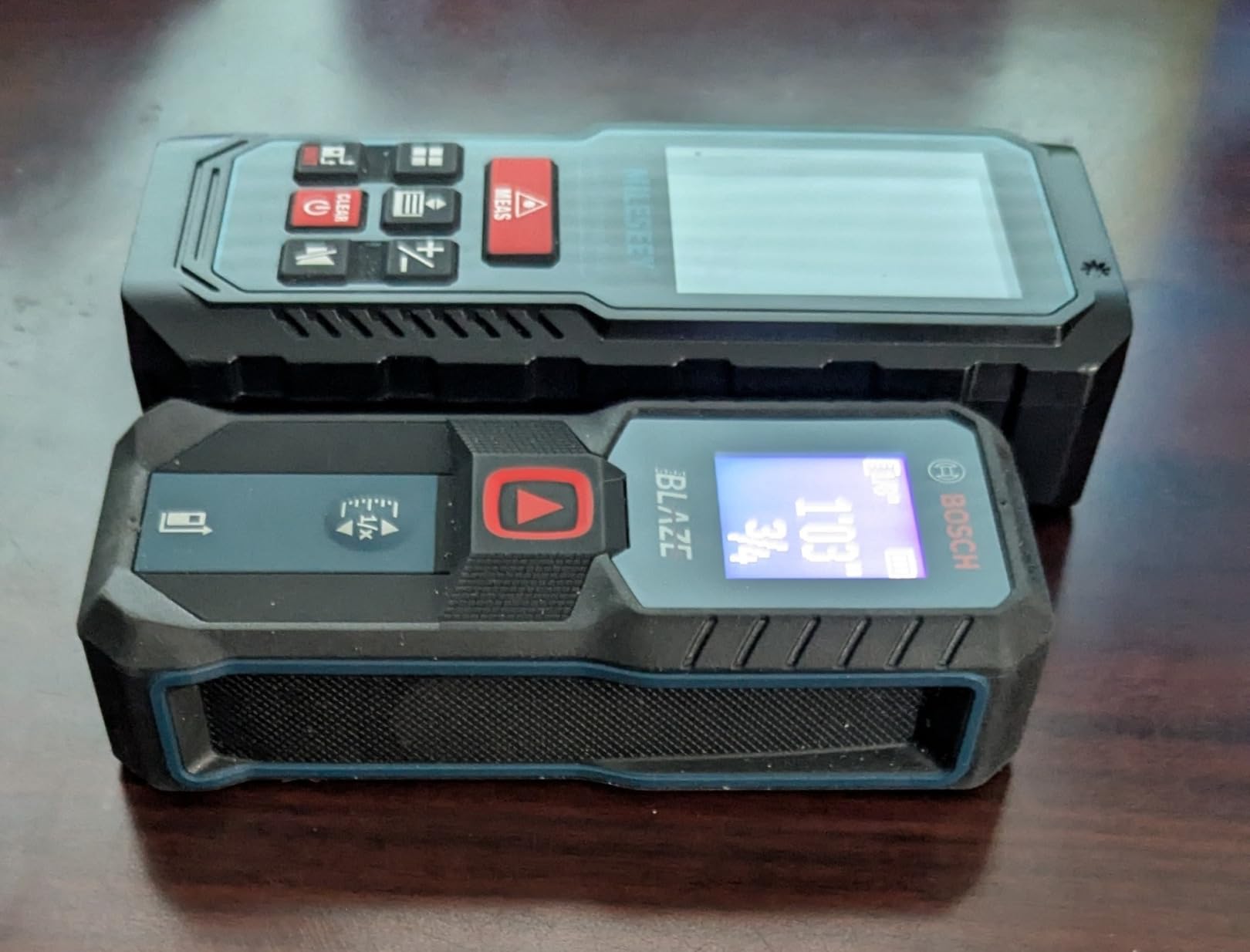BOSCH GLM100-23 100ft Laser Measure with Backlit Display, Blue customer photo 2