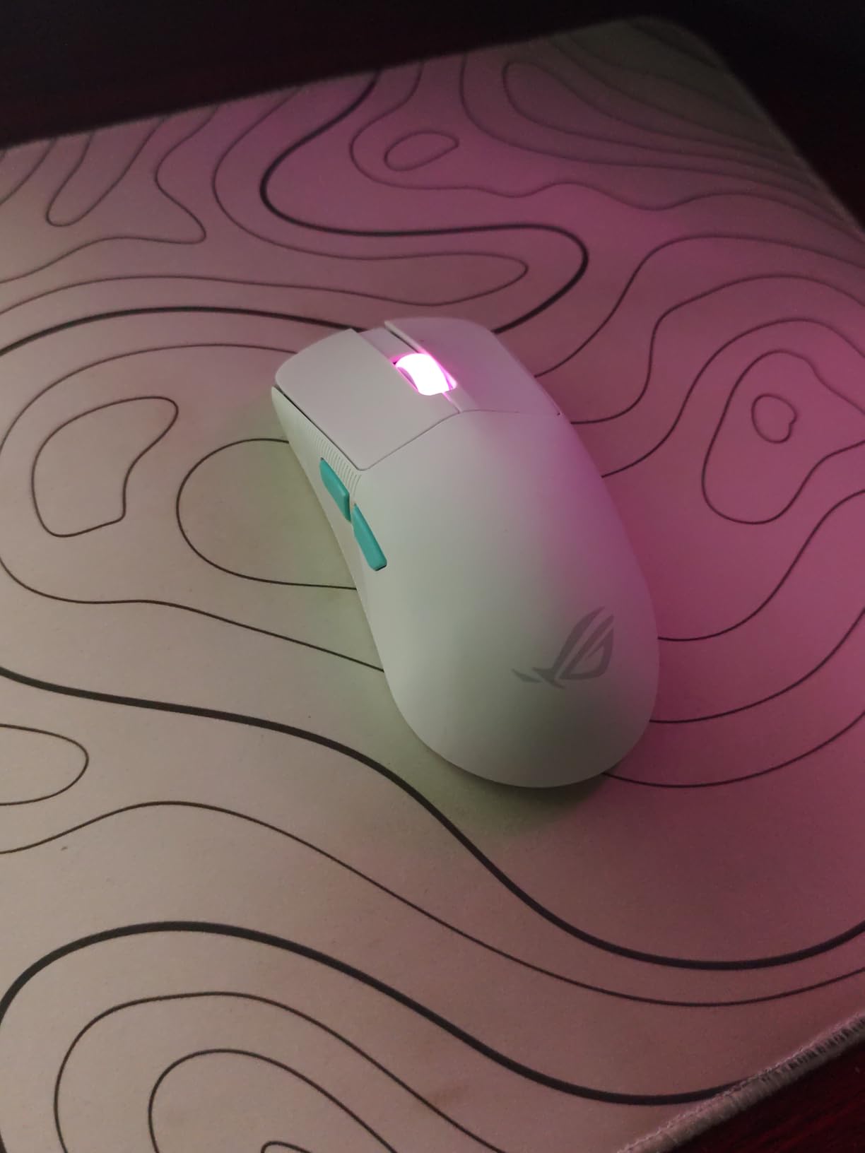 ASUS ROG Harpe Ace Aim Lab Wireless Esports Gaming Mouse - Aim Lab Settings Optimizer, Pro-Tested, Right-Handed, 54g Lightweight, Tri-Mode Connectivity, 36K DPI, 90Hr Battery, PC/Mac Support - White customer photo 2