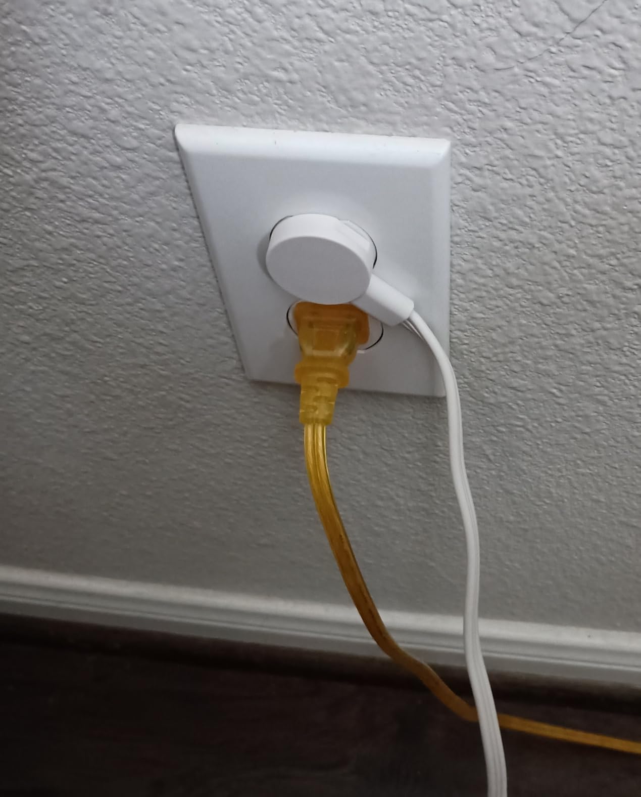 NTONPOWER 10 in 1 Travel Power Strip, 6 Outlets 4 USB Ports(2 USB C), 4ft Extension Cord Wrapped Around Small Power Strip, Compact for Travel, Hotel, Cruise Approved, White customer photo 2