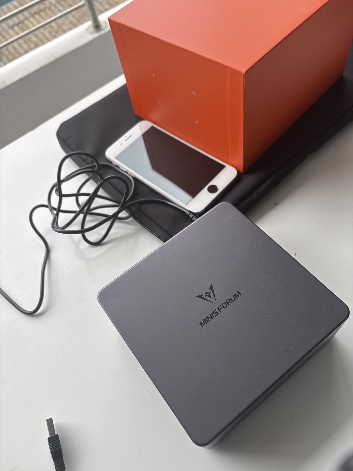 MINISFORUM Venus UM790 Pro Mini PC AMD Ryzen 9 7940HS up to 5.2 GHz 32GB DDR5 1TB SSD Radeon 780M Graphics, 4X USB3.2, 2X USB4, 2X HDMI 2.1, PCIe4.0x2, BT5.3, RJ45 2.5G customer photo 1