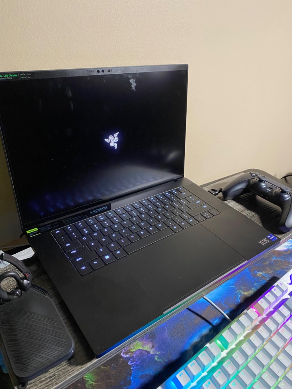 Razer Blade 16 Gaming Laptop - NVIDIA GeForce RTX 4090, Intel Core i9-14900HX 14th Gen CPU, 16