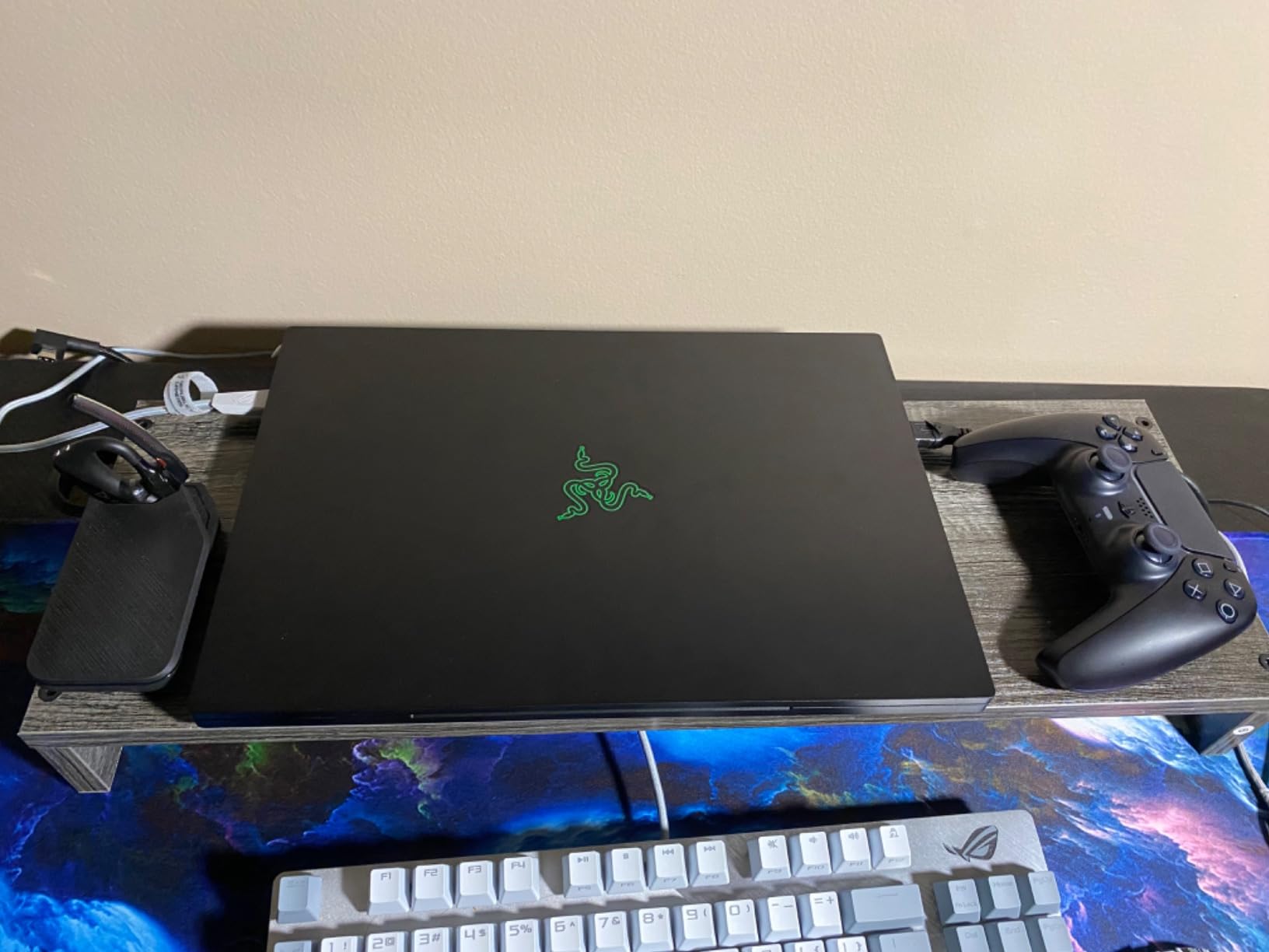 Razer Blade 16 Gaming Laptop - NVIDIA GeForce RTX 4090, Intel Core i9-14900HX 14th Gen CPU, 16