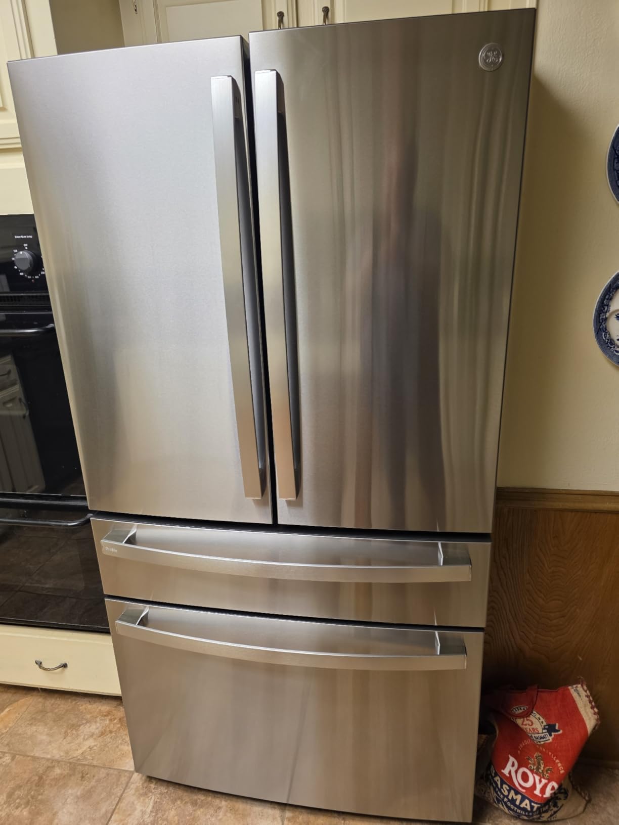 GE Profile 28.7 cu. ft. 4-Door French Door Refrigerator in Stainless Steel with Dual-Dispense Autofill Pitcher PGE29BYTFS customer photo 2