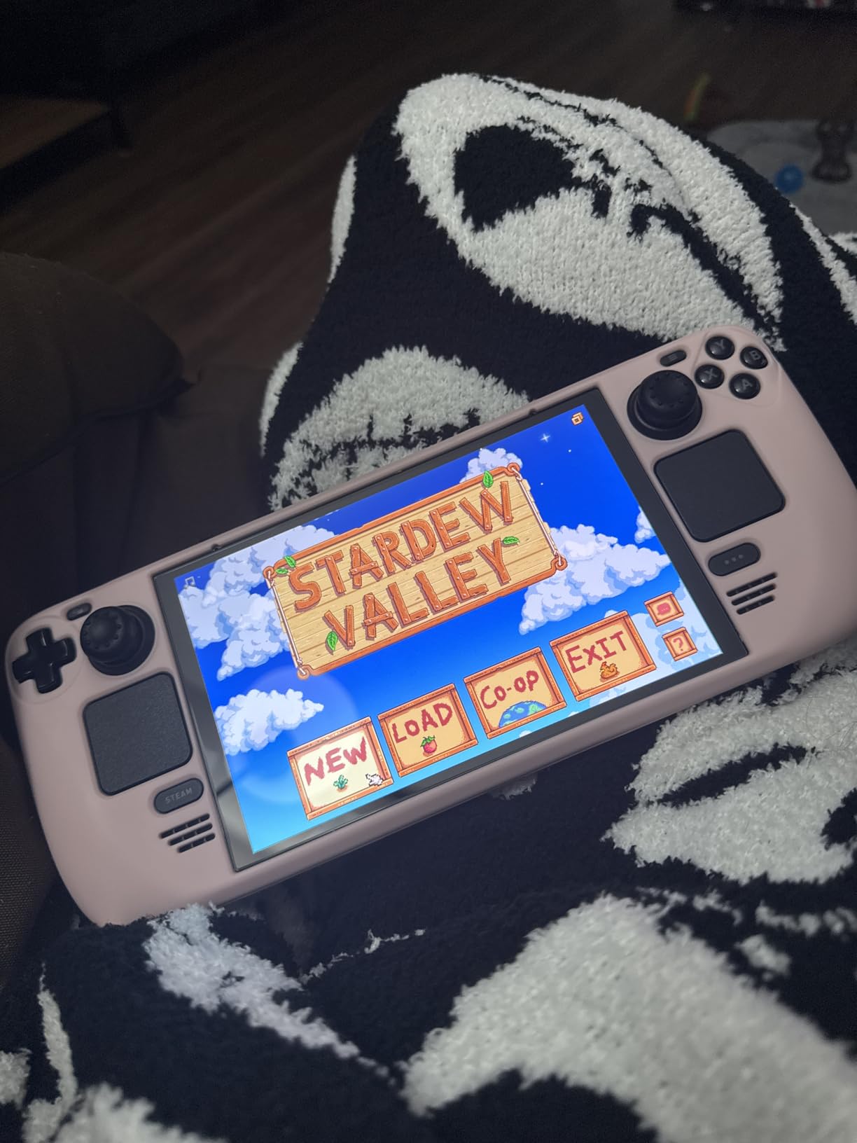 Valve Steam Deck OLED 512GB Handheld Gaming Console - Featuring A High Dynamic Range Screen, A Longer-lasting Battery, Faster Downloads, And Much More customer photo 2