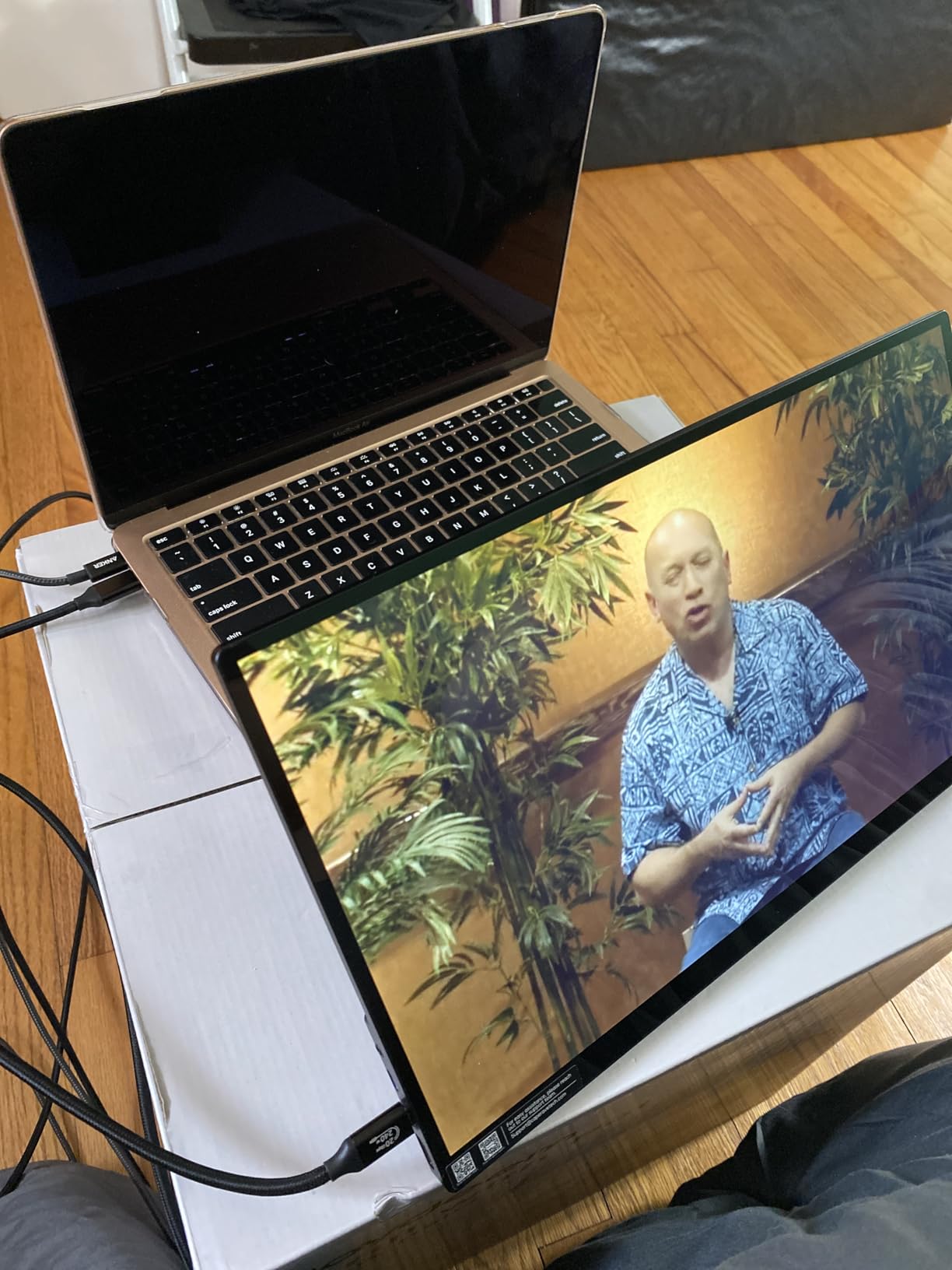 CAPERAVE 15.6'' Portable Monitor Touchscreen, FHD IPS Touch Screen with Tempered Glass, Travel Monitor with Kickstand & Speaker customer photo 1