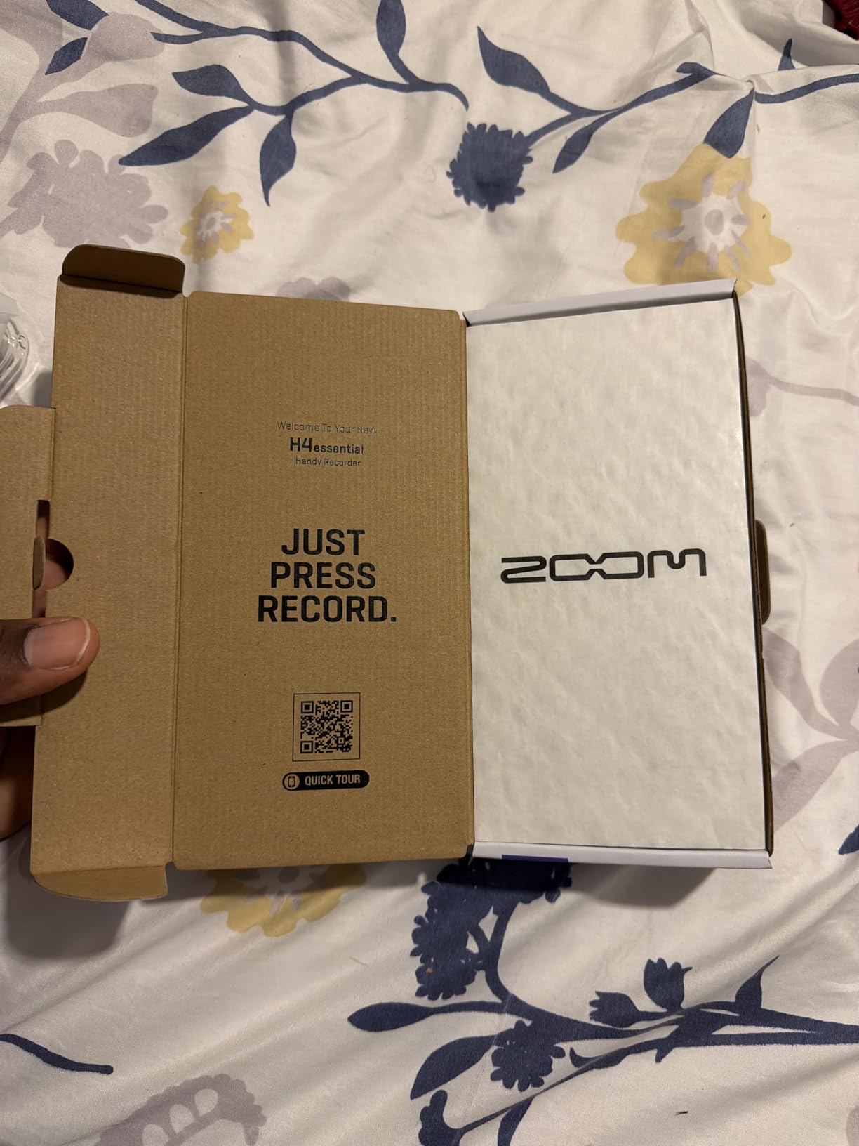 Zoom H4 Essential Handheld Recorder for Musicians, Podcasters & Filmmakers customer photo 2