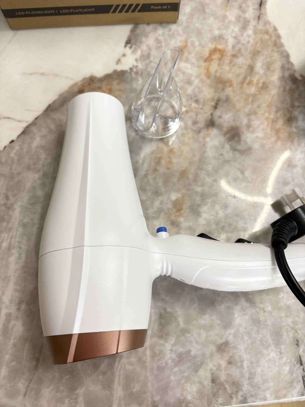 Conair Double Ceramic Hair Dryer with Ionic Conditioning, Includes Diffuser & Concentrator Nozzle, Frizz-Free Blow Dryer for All Hair Types, White, 566DCN customer photo 2