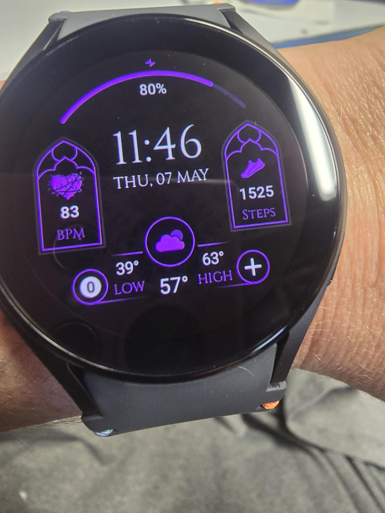 Samsung Galaxy Watch FE 40mm Bluetooth AI Smartwatch w/Fitness Tracking, BIA Sensor, Personalized HR Zones, Heart Rate Tracker, Sleep Monitor, 2024, Black [US Version, 1Yr Manufacturer Warranty] customer photo 1