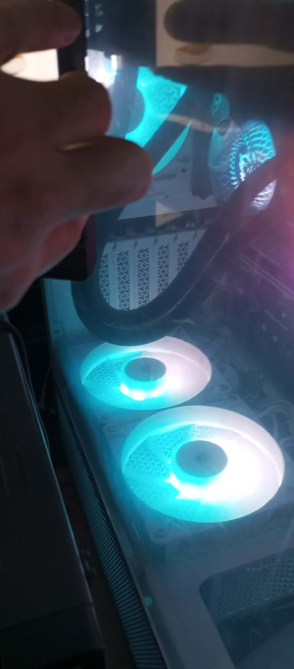 CORSAIR RS140 ARGB 140mm PWM Fans - Daisy-Chain Connection - Low-Noise - Magnetic Dome Bearing - Dual Pack - Black customer photo 2