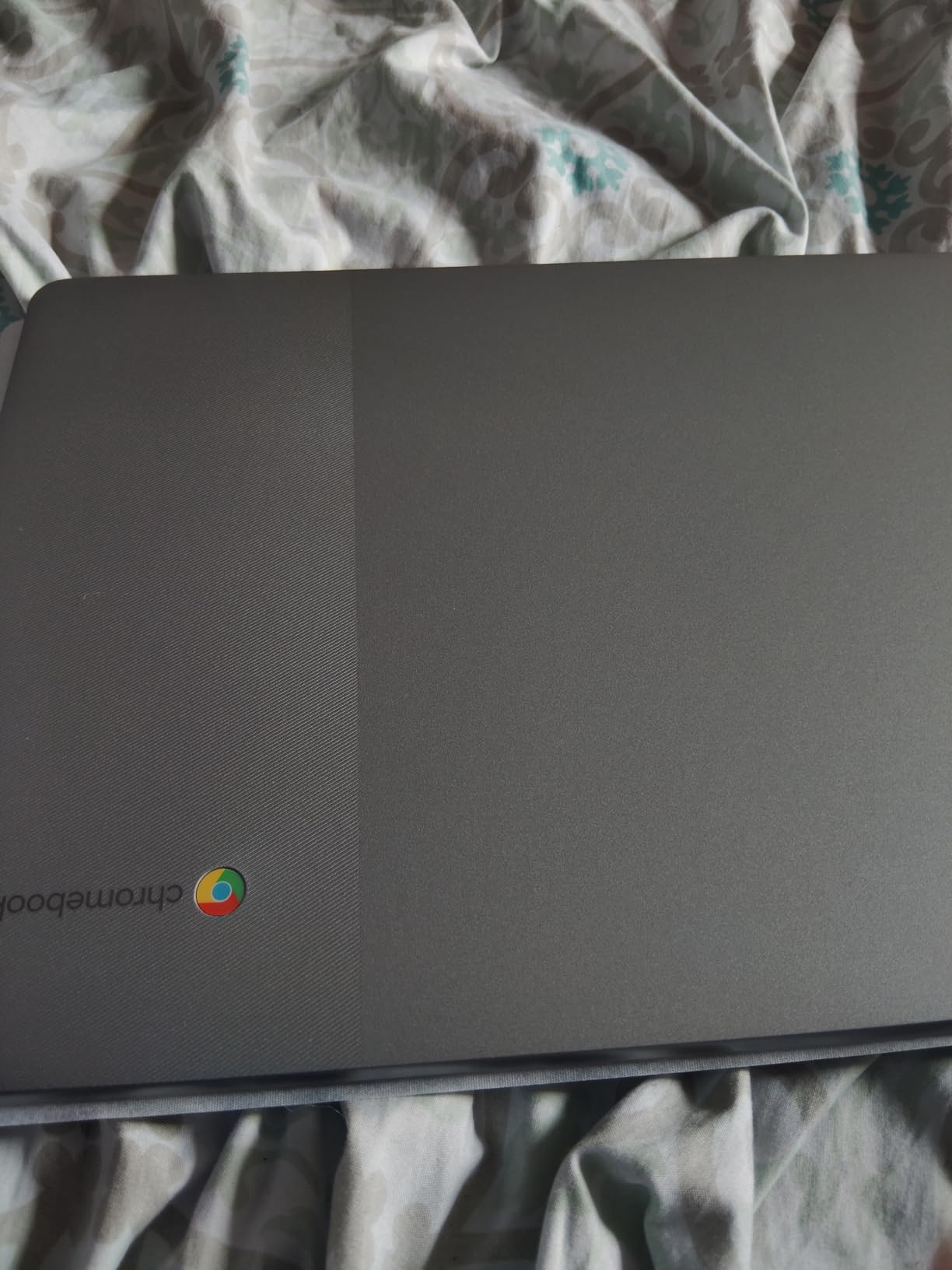 Lenovo IdeaPad Slim 3 Chromebook Laptop - 2024 - Lightweight - Waves MaxxAudio Speakers - 14