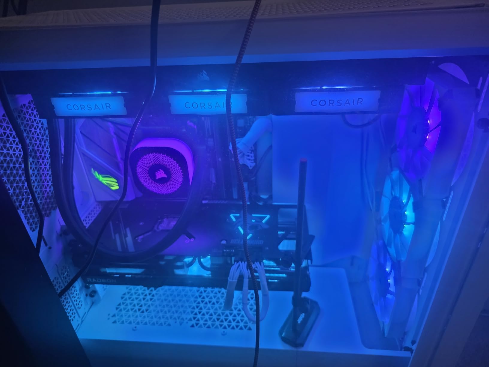 CORSAIR iCUE Link Titan 360 RX RGB Liquid CPU Cooler - 360mm AIO - Low-Noise - FlowDrive Cooling Engine - Intel LGA 1851/1700, AMD AM5/AM4 - 3X RX120 RGB Fans - iCUE Link System Hub Included - Black customer photo 2