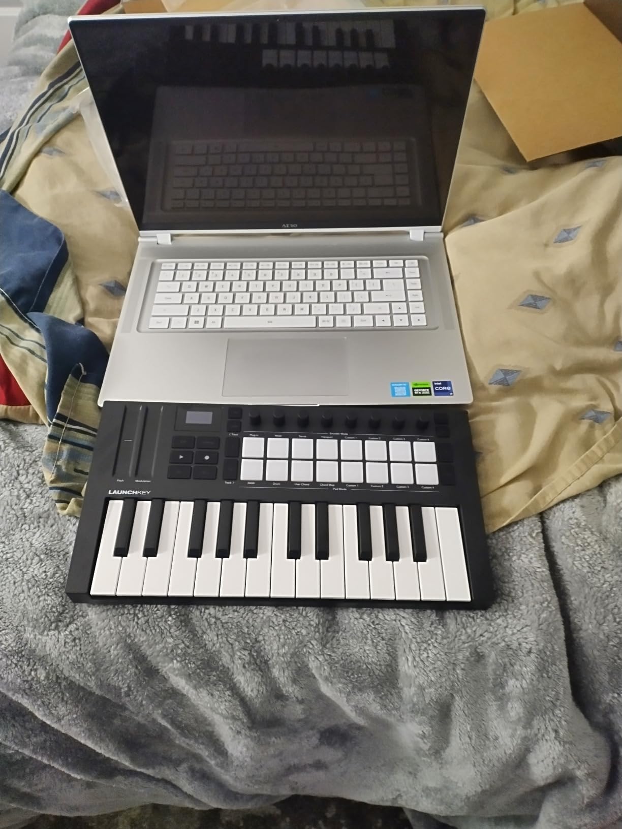 Novation Launchkey 61 MK4 - 61 Key Semi-Weighted, USB, MIDI Keyboard Controller with DAW Integration, Chord and Scale Modes, 8 Drum Pads, and Arpeggiator customer photo 1