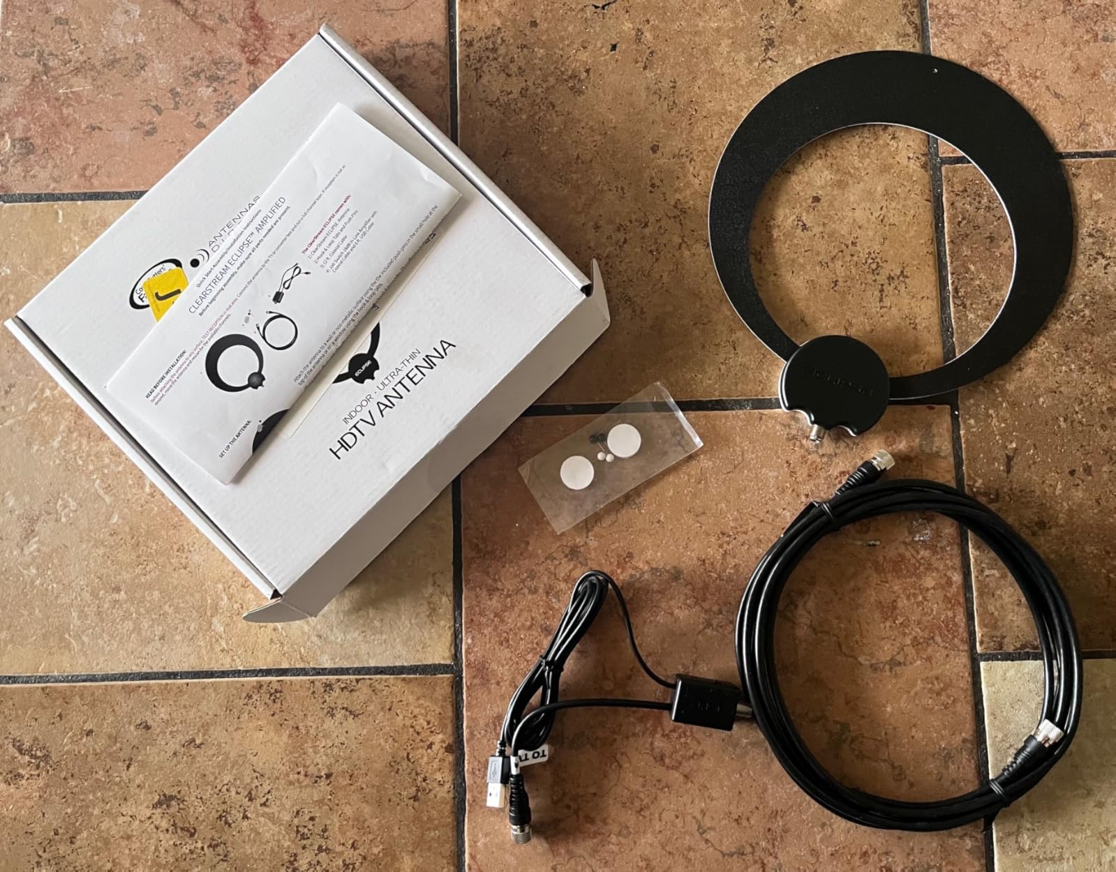 ClearStream Eclipse Amplified UHF Indoor TV Antenna, Reversible, 50+ Mile Range - w/ 12 ft. Cable, Jolt Switch USB Amplifier customer photo 2