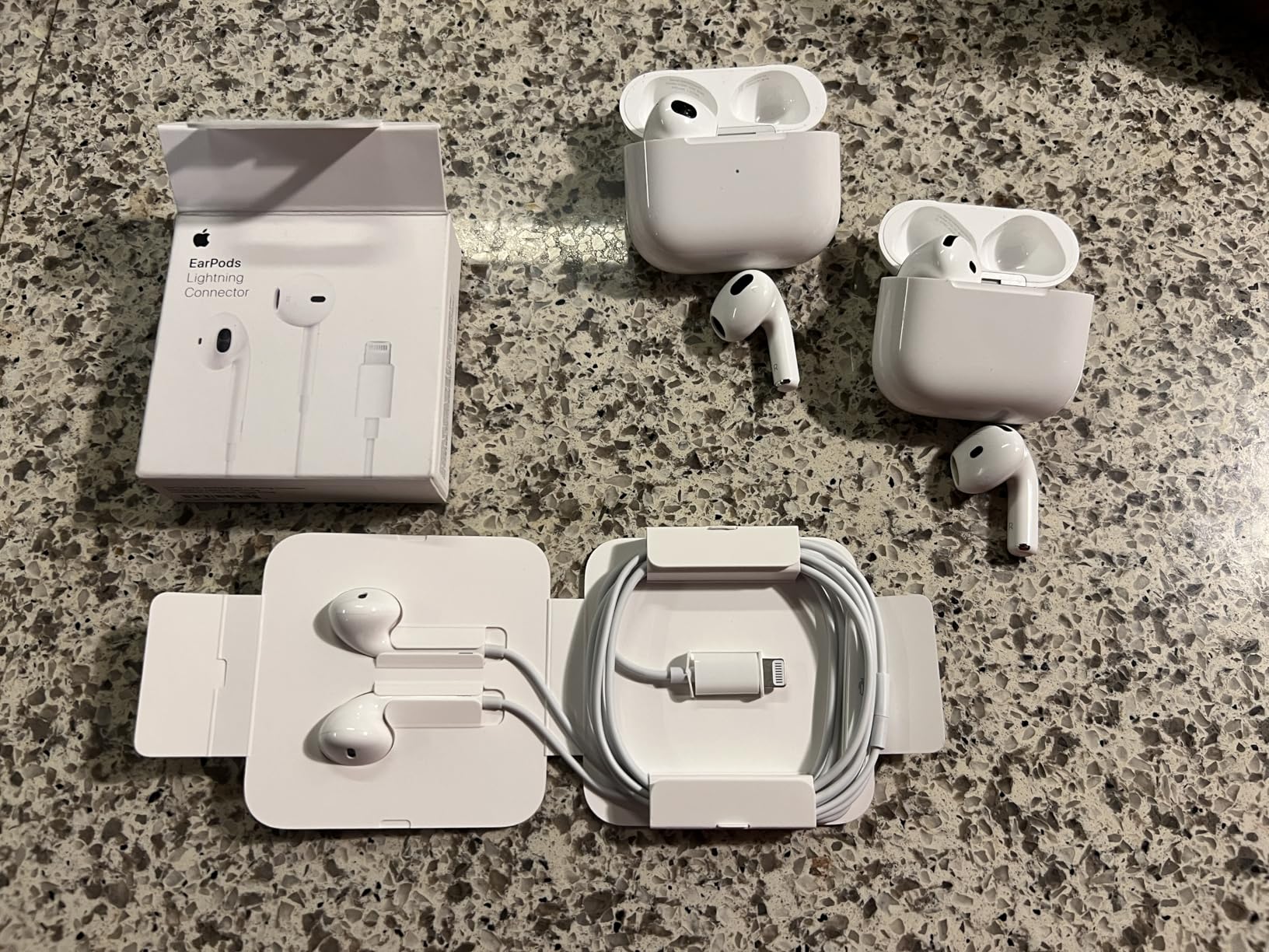 Apple EarPods Headphones with Lightning Connector customer photo 2