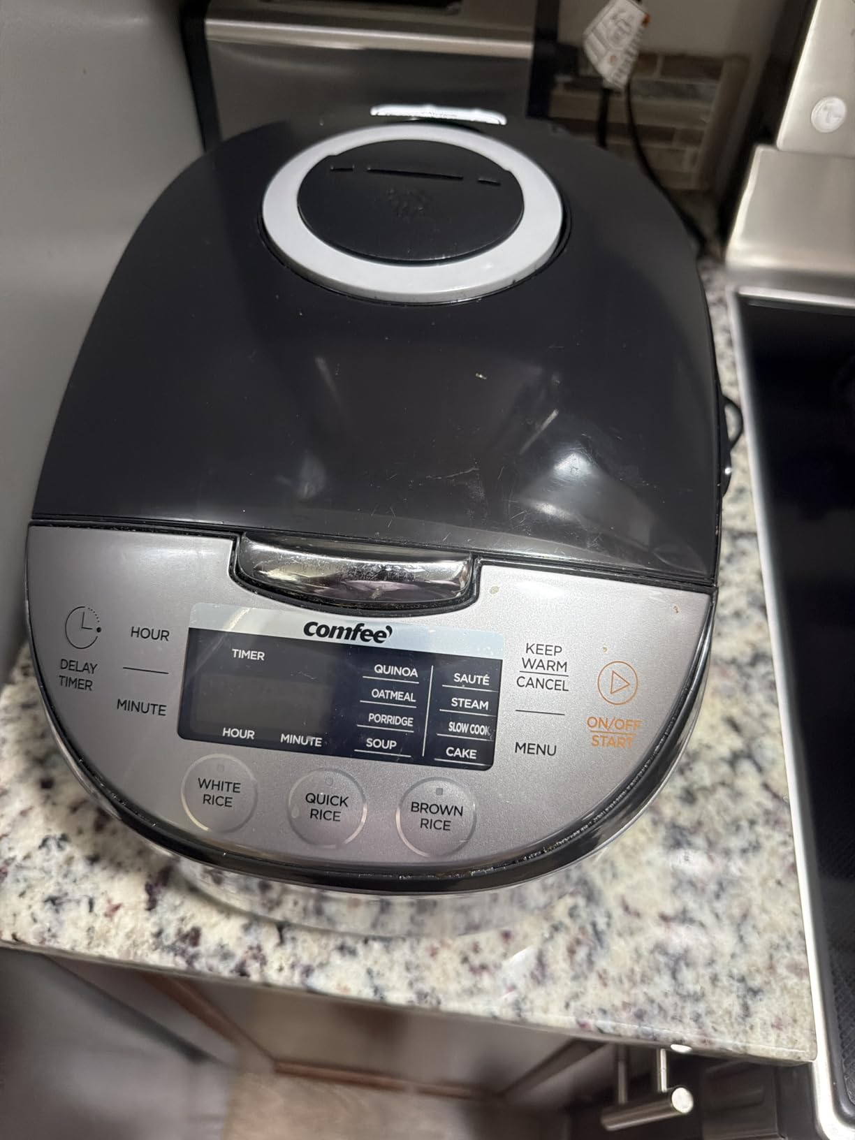 COMFEE' Rice Cooker with Fuzzy Logic, 11-Preset Modes, 6-Cups Uncooked Rice customer photo 1