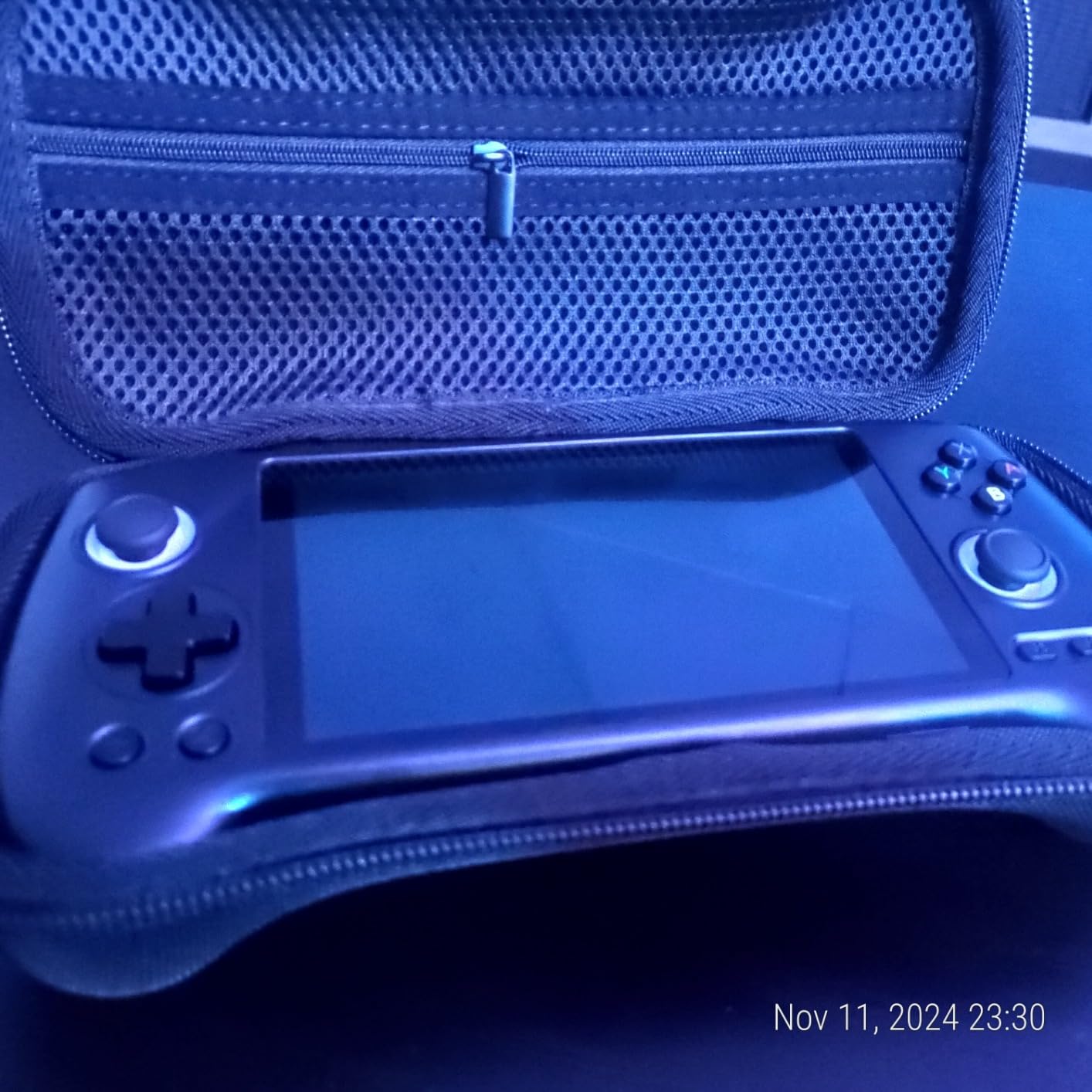 Anbernic RG556 Retro Handheld Game Android 13, 5.48 Inch Touch OLED Screen, DP and WiFi Bluetooth, Hall Rocker Battery 5500mAh customer photo 2