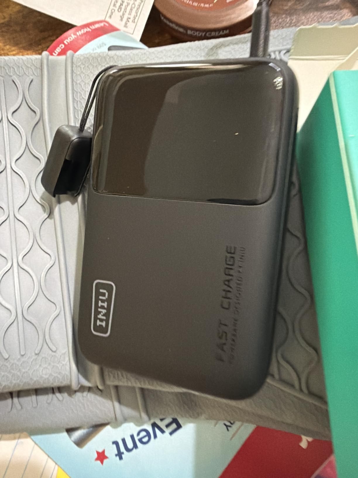 INIU 20000mAh Laptop Power Bank, Ultra Compact 65W PD Dual Fast Charging Portable Charger, Flight-Safe Battery Pack with USB C Cable for Travel MacBook iPad Tablet Switch iPhone 17 16 Pro Samsung S25 customer photo 1