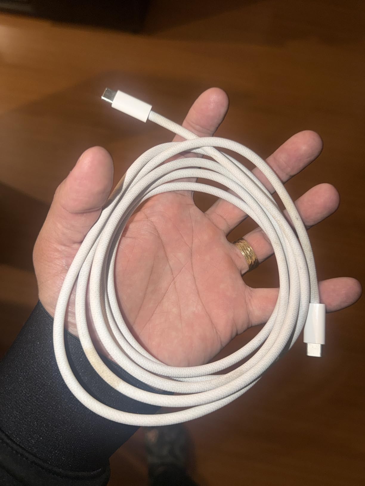 Apple 240W USB-C to USB-C Woven Charge Cable (2 m): Fast and Convenient Charging customer photo 1