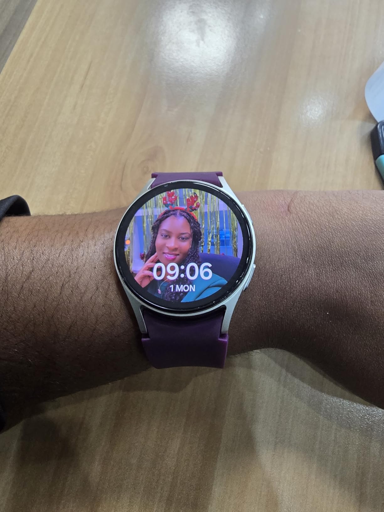 SAMSUNG Galaxy Watch 7 40mm Bluetooth AI Smartwatch w/Energy Score, Wellness Tips, Heart Rate Tracking, Sleep Monitor, Fitness Tracker, 2024, Cream (Renewed) customer photo 2