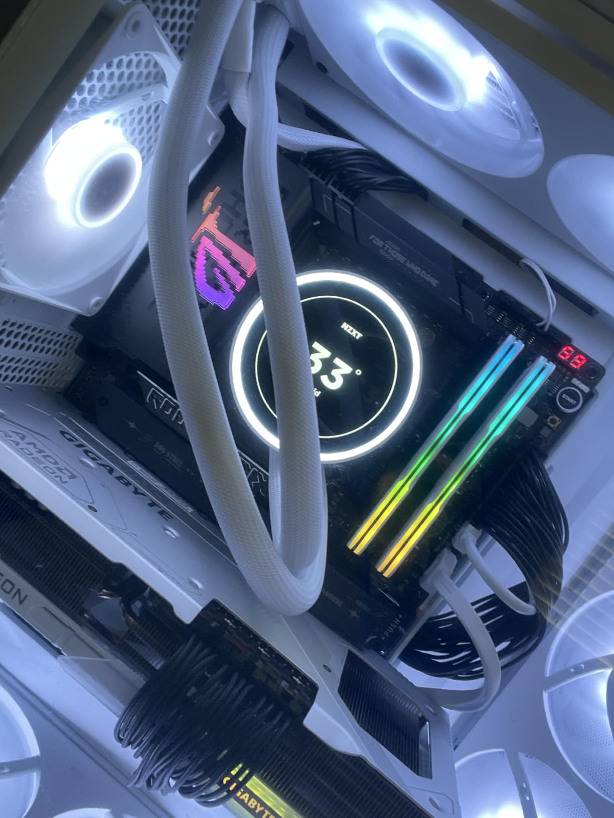 ASUS ROG Strix X870E-E Gaming WiFi AMD AM5 X870 ATX Motherboard, 18+2+2 Power Stages, DDR5, WiFi 7, 5X M.2, PCIe 5.0, USB4 customer photo 1